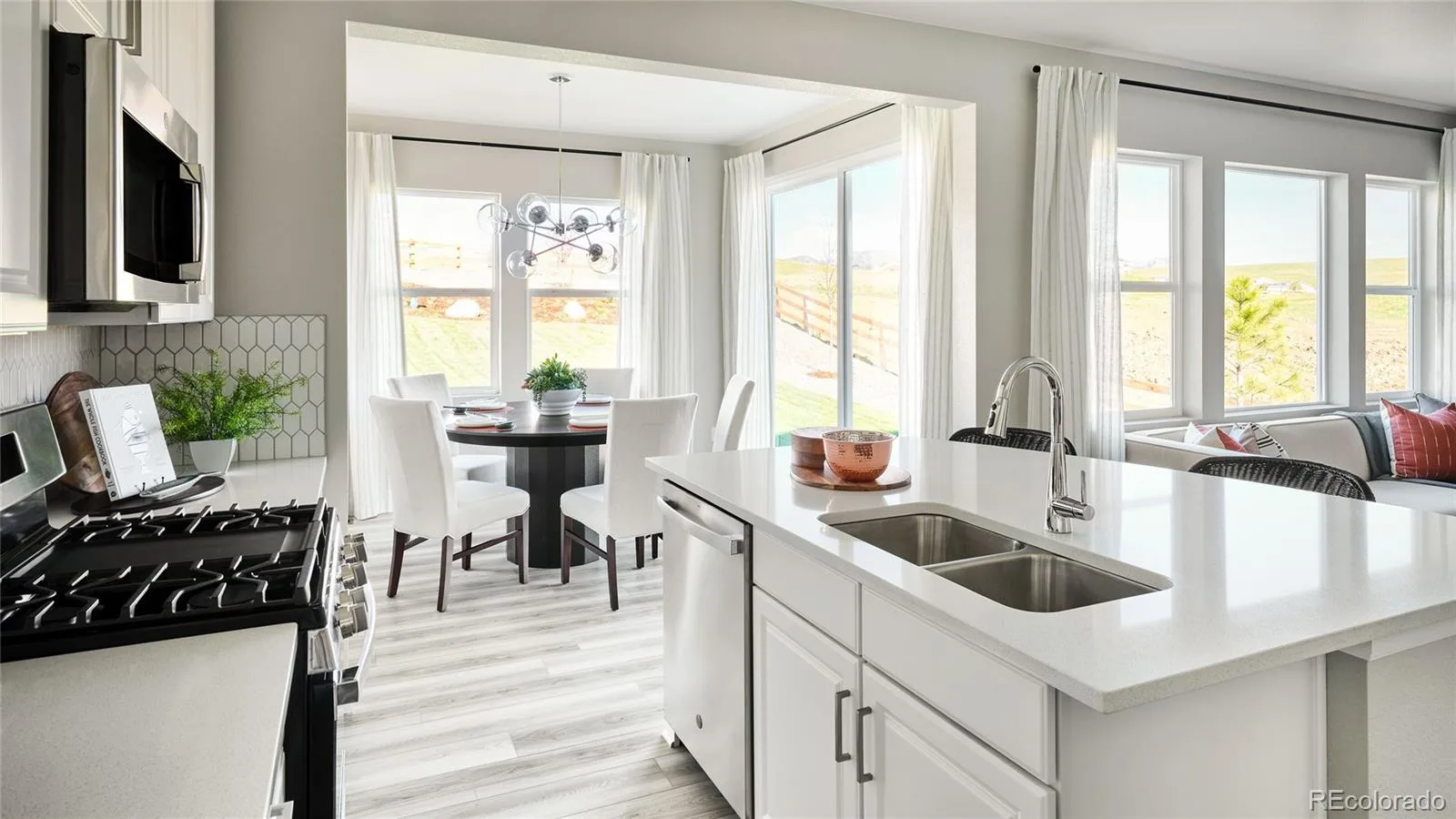 3320 N Denali Street Aurora CO 80019 | MLS #REC3687310 06182026232156 1600 14