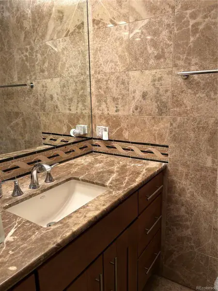 02212026230553 800 11