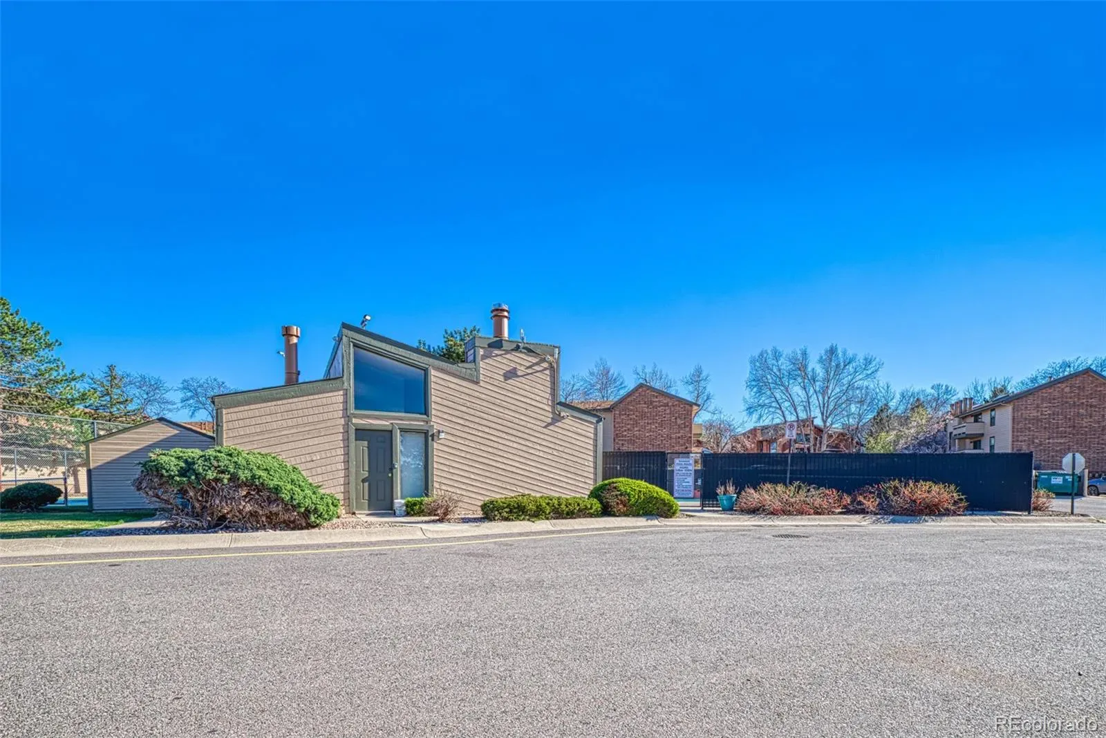 410 Zang Street #2-106 Lakewood CO 80228 MLS #REC3689613 03232026215138 1600 32