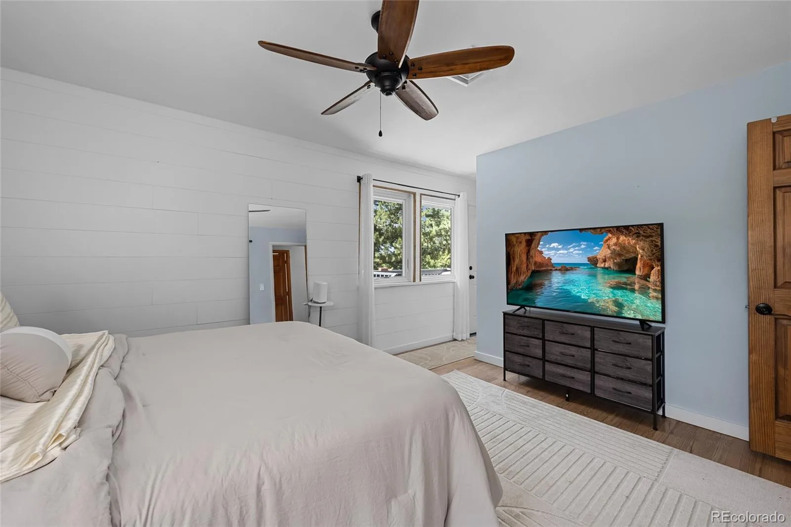 6641 S Hill Way Littleton CO 80120 MLS #REC3689765 06182026232203 1600 24