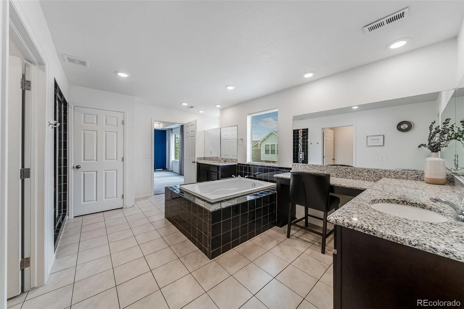 07292026234900 1600 19