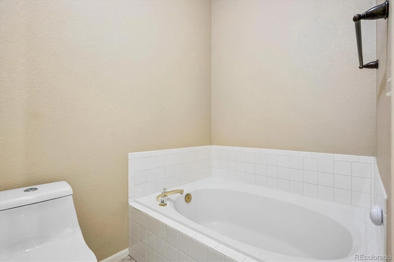 2976 W Long Drive #A Littleton CO 80120 | MLS #REC3699719 08272026002422 1600 12