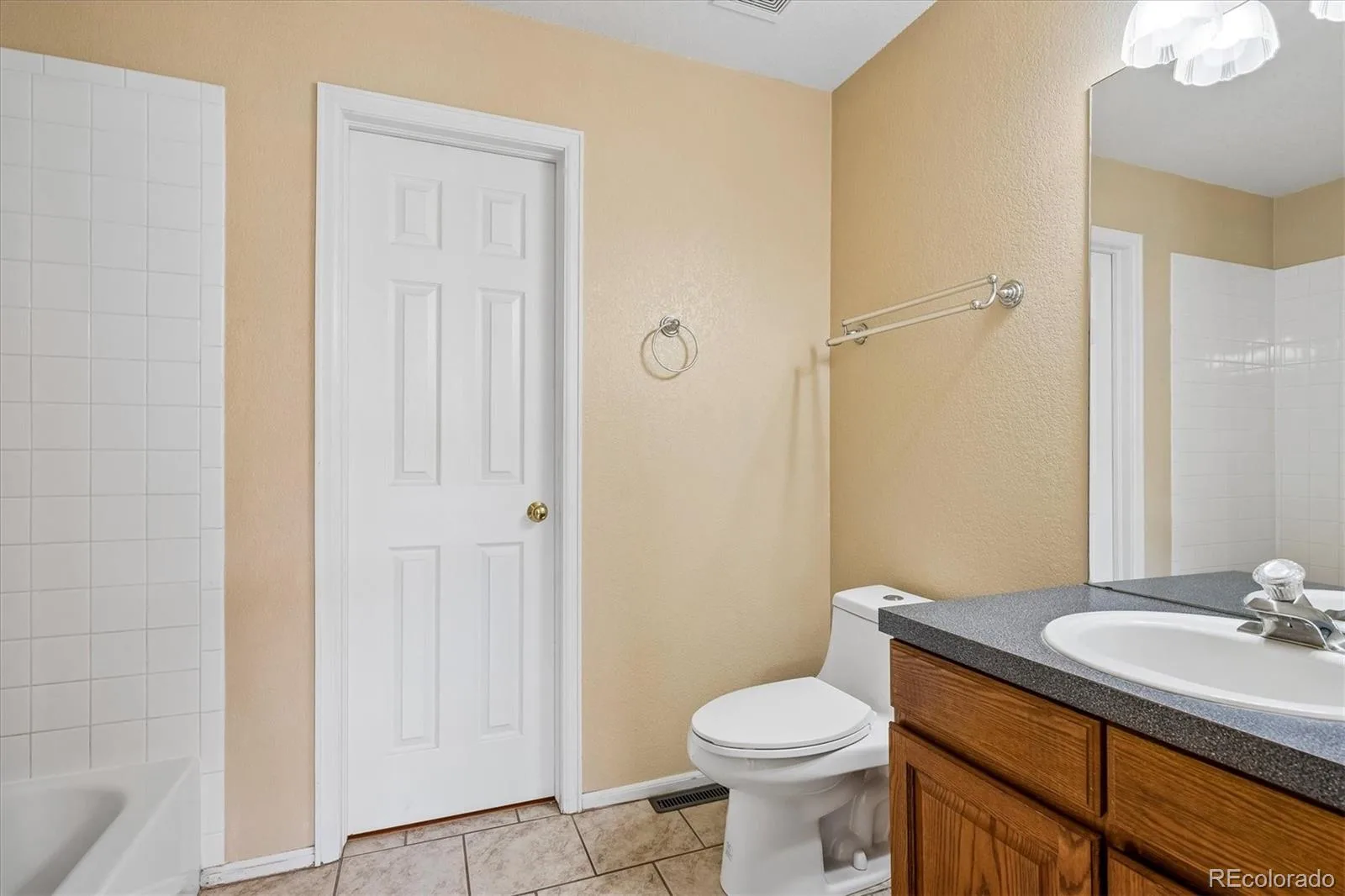 2976 W Long Drive #A Littleton CO 80120 | MLS #REC3699719 08272026002422 1600 19