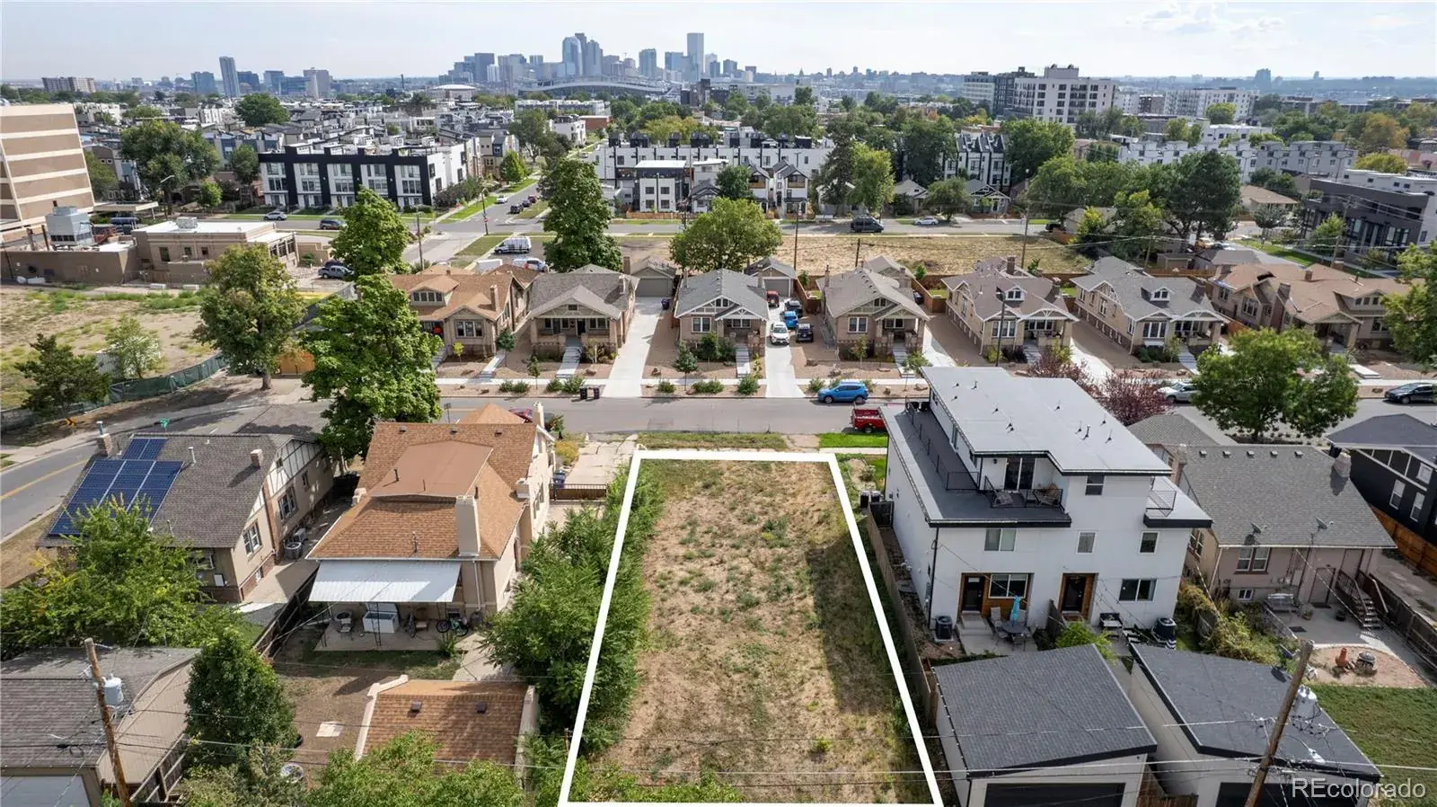 12032025212455 1600 16