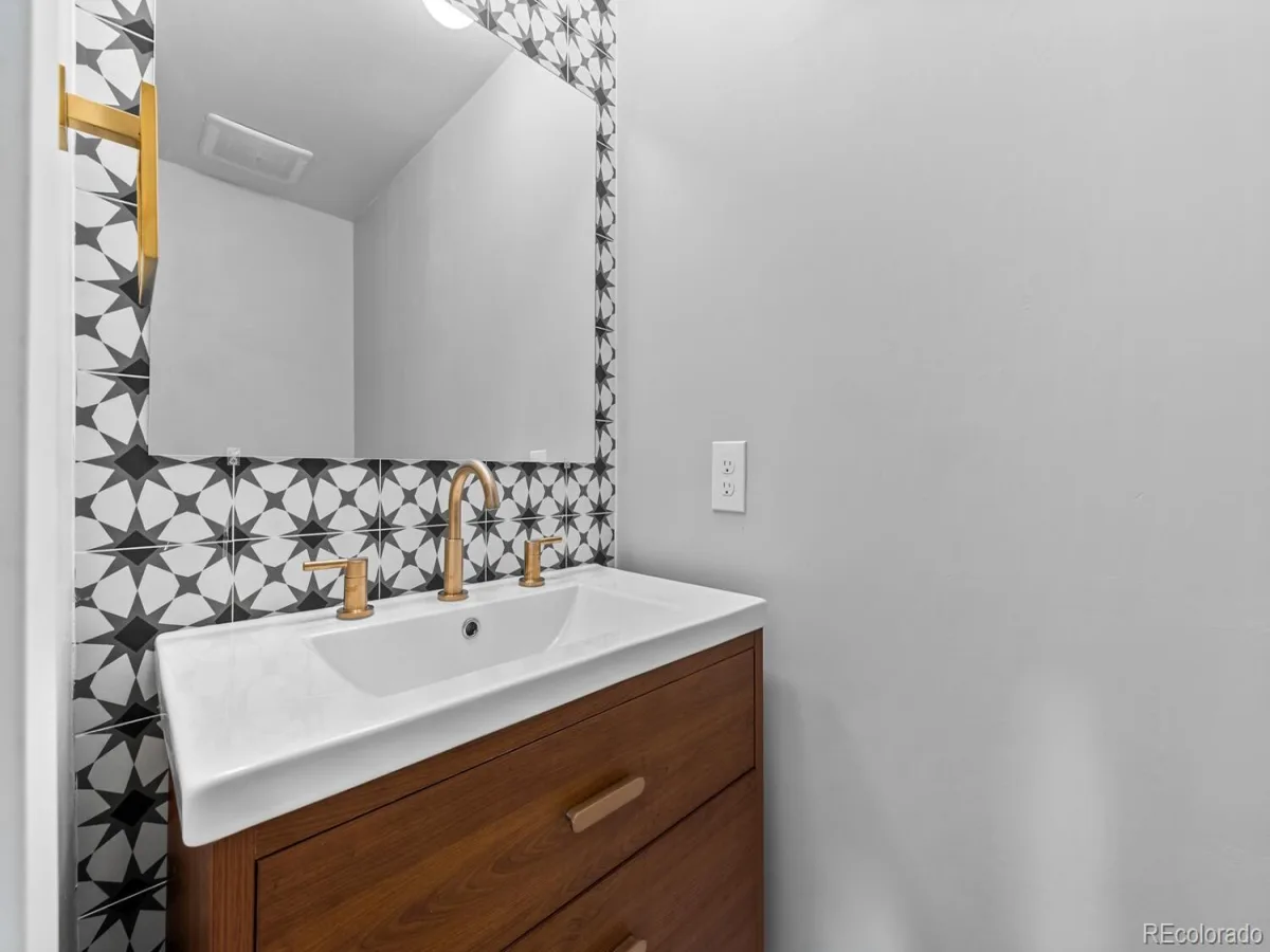 1200 S Monaco Street Parkway #27 Denver CO 80224 | MLS #REC3702778 09202026035306 1200 8