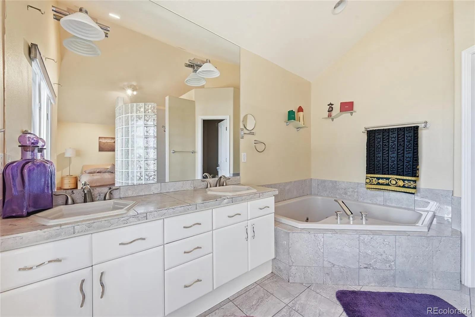 7680 E Arizona Drive Denver CO 80231 MLS #REC3703502 04272026204002 1600 19