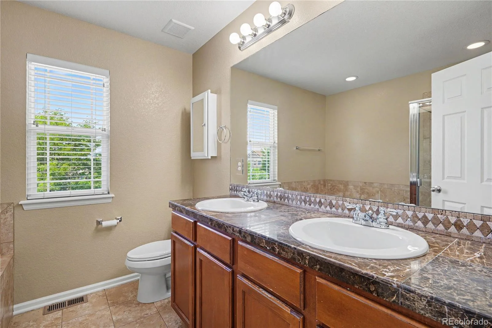 23469 E Ottawa Place Aurora CO 80016 | MLS #REC3705210 08312026022341 1600 24