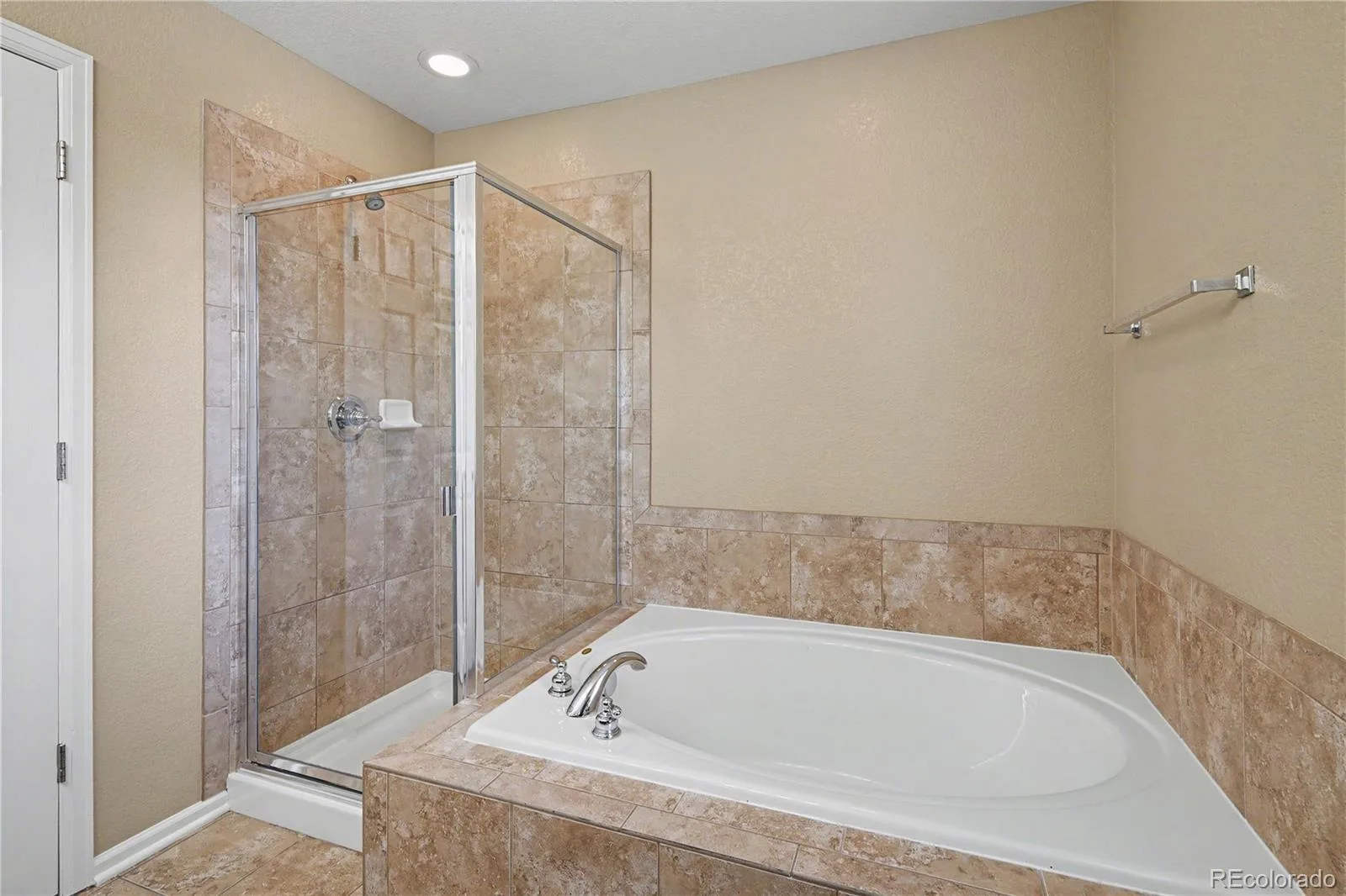 23469 E Ottawa Place Aurora CO 80016 | MLS #REC3705210 08312026022341 1600 25