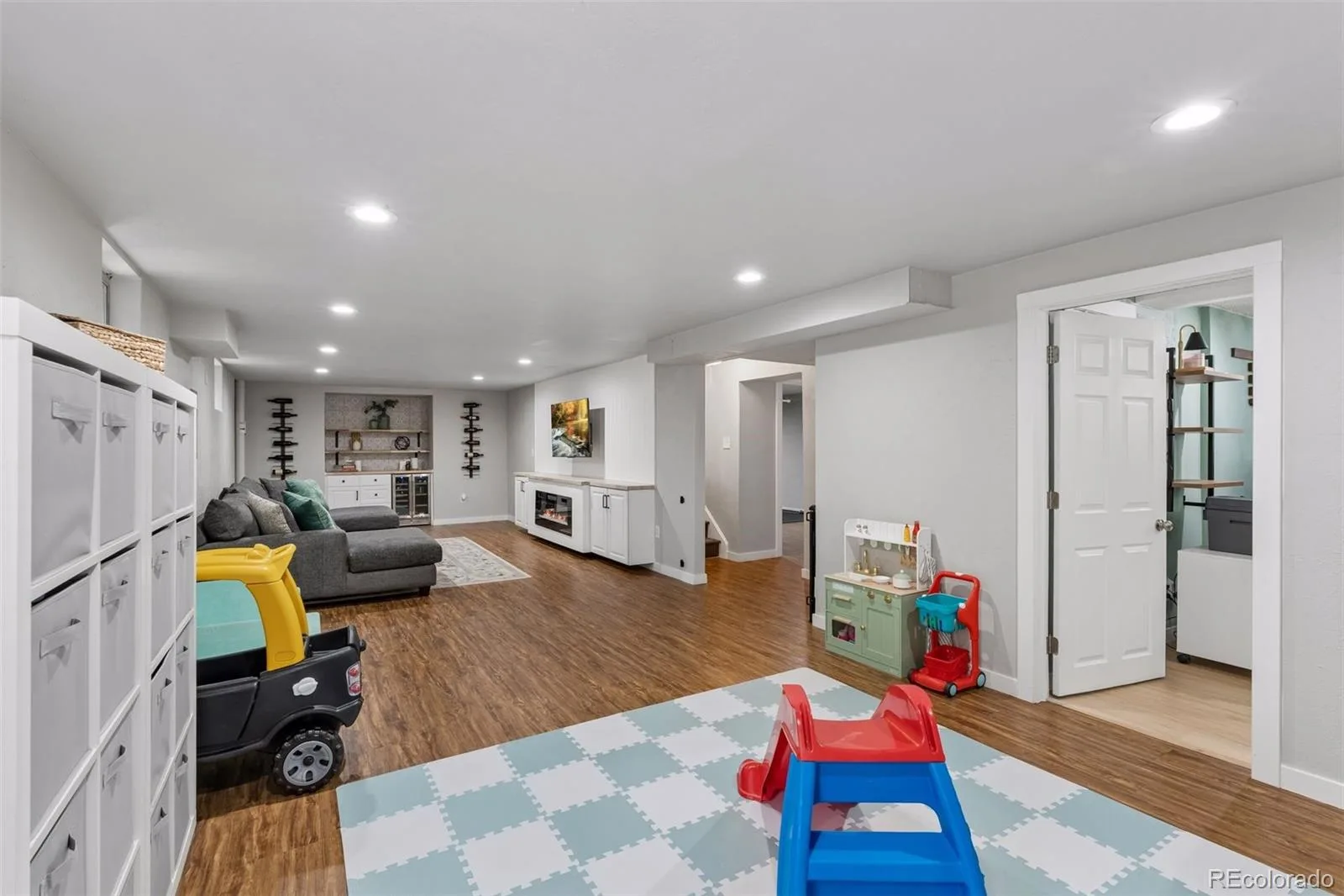 8308 W 72nd Avenue Arvada CO 80005 MLS #REC3705915 07152026161650 1600 28