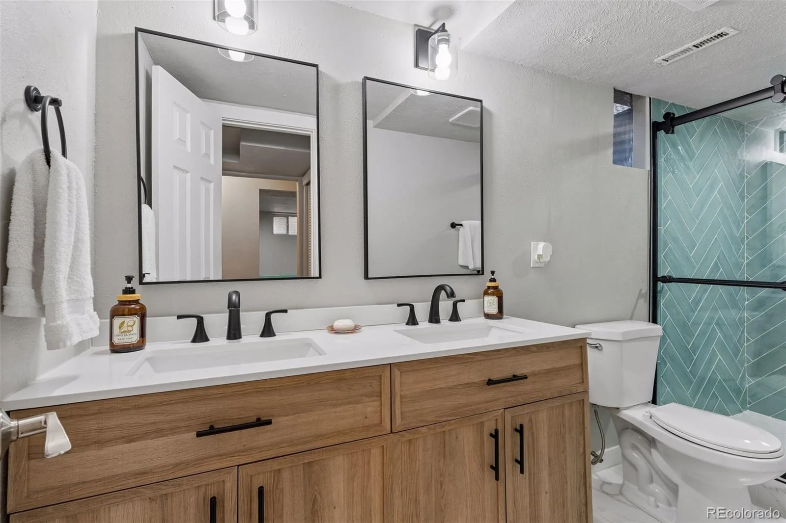 8308 W 72nd Avenue Arvada CO 80005 MLS #REC3705915 07152026161650 1600 29