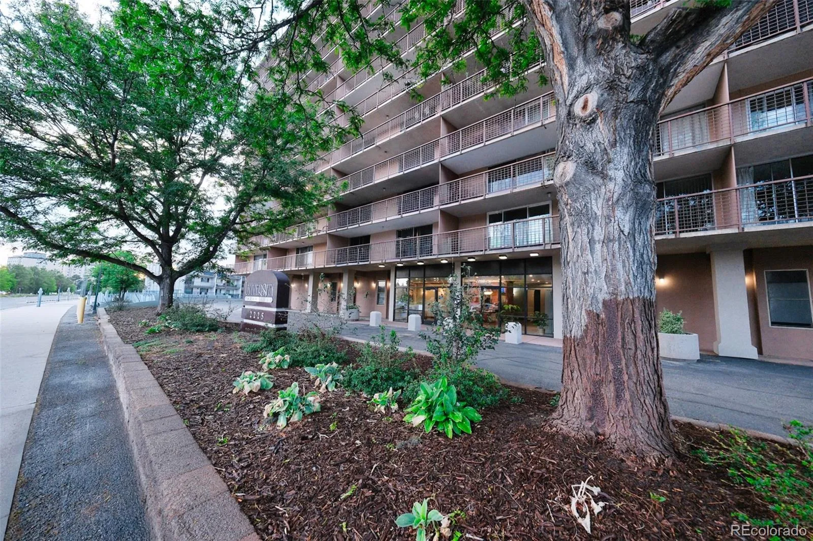 2225 Buchtel Boulevard #312 Denver CO 80210 MLS #REC3706956 05192026202329 1600 3