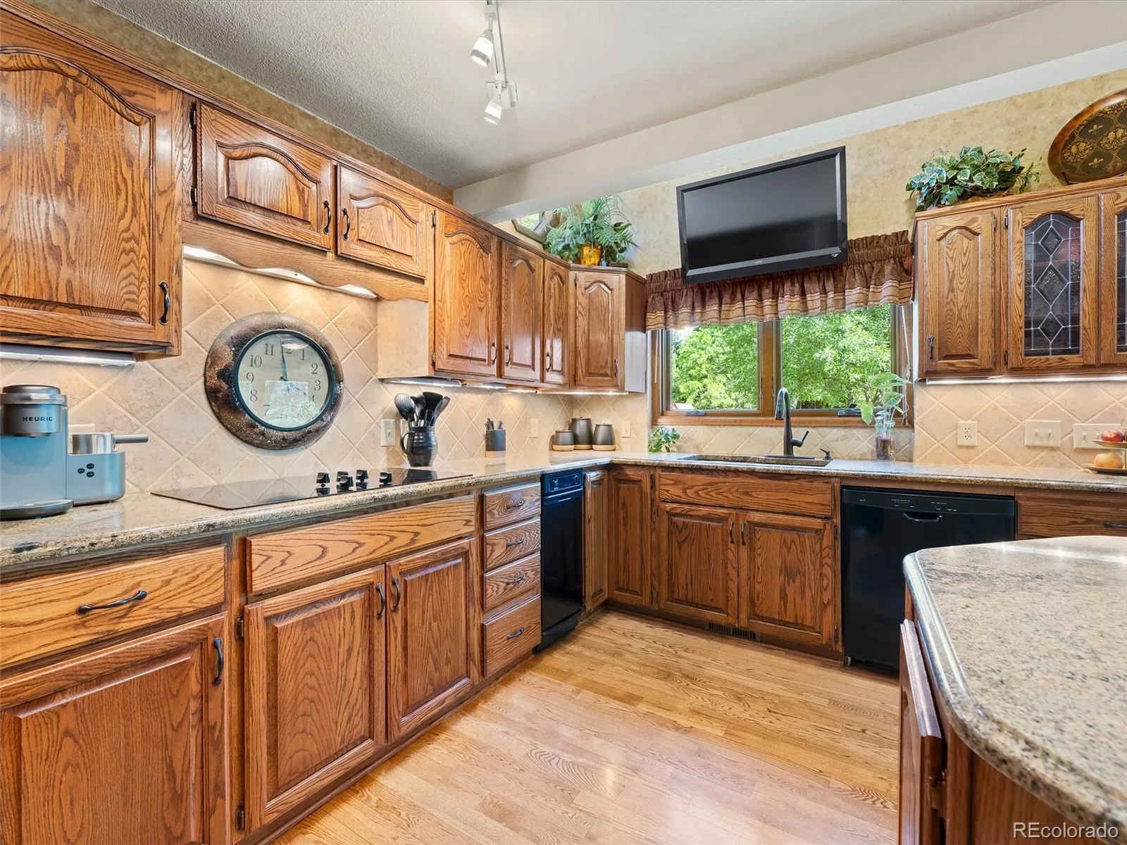 210 Ouray Avenue Broomfield CO 80020 MLS #REC3708209 06202026224052 1600 13