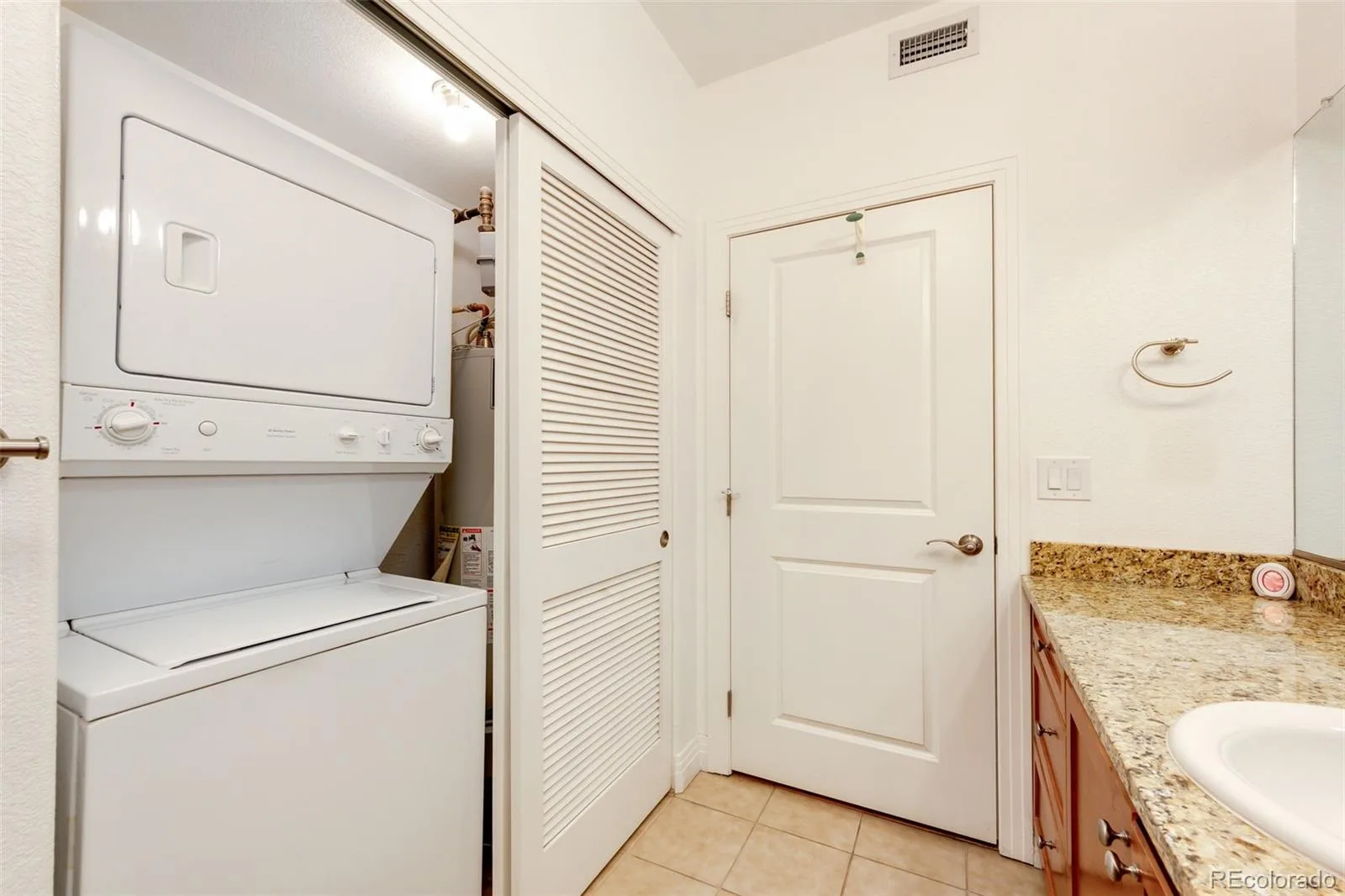 9059 E Panorama Circle #B405 Englewood CO 80112 | MLS #REC3714727 05292026192857 1600 26