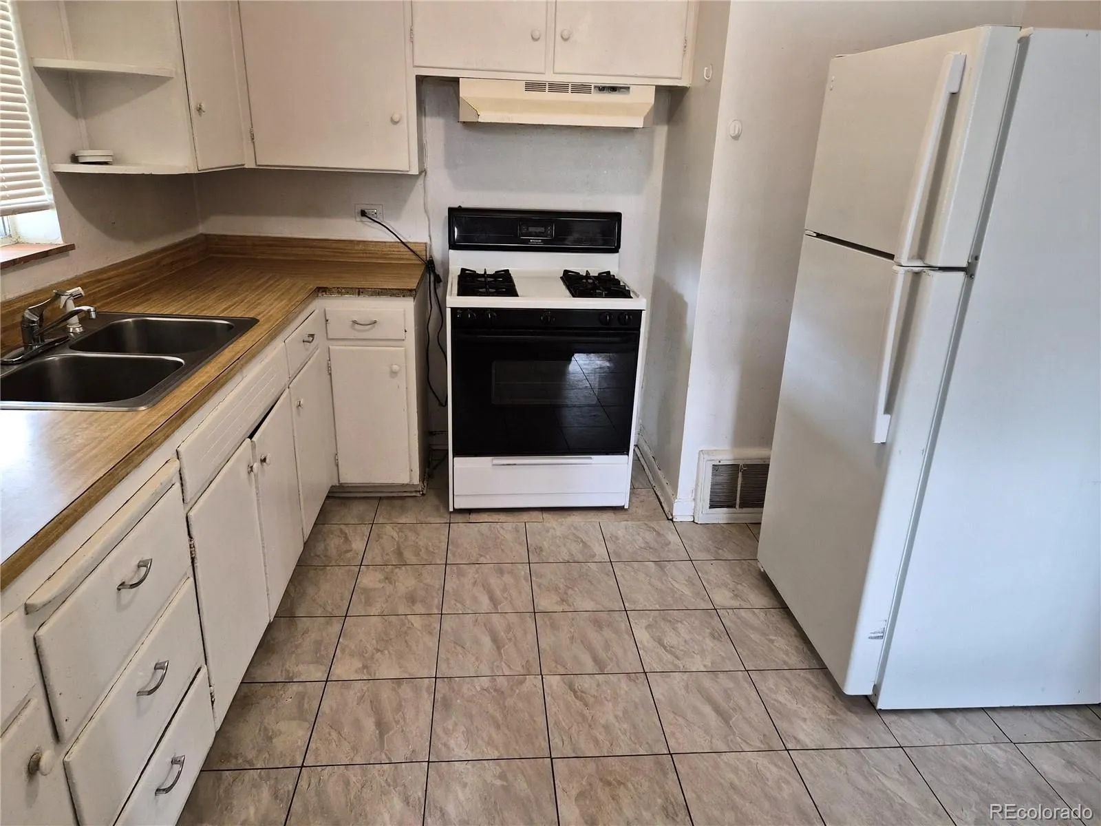 7601 Montview Denver CO 80220 MLS #REC3715820 05282026024419 1600 3