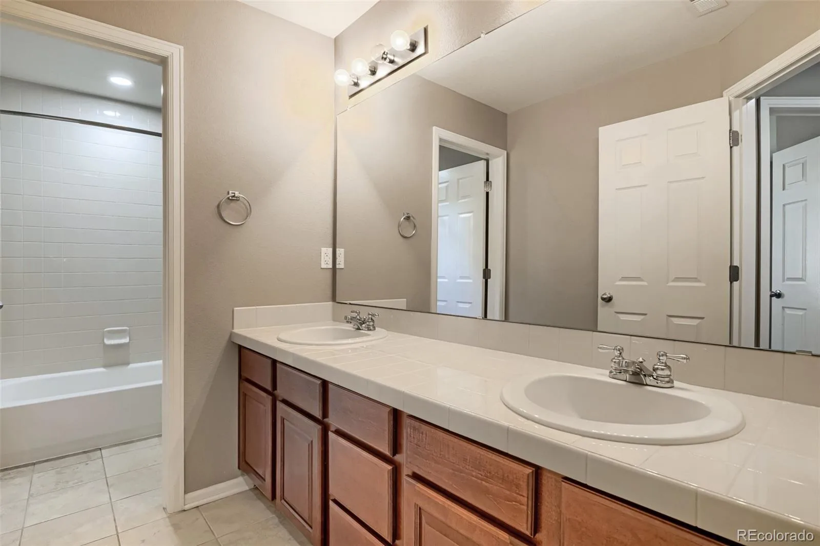 21210 E Bellewood Drive Aurora CO 80015 MLS #REC3720711 06172026192655 1600 29