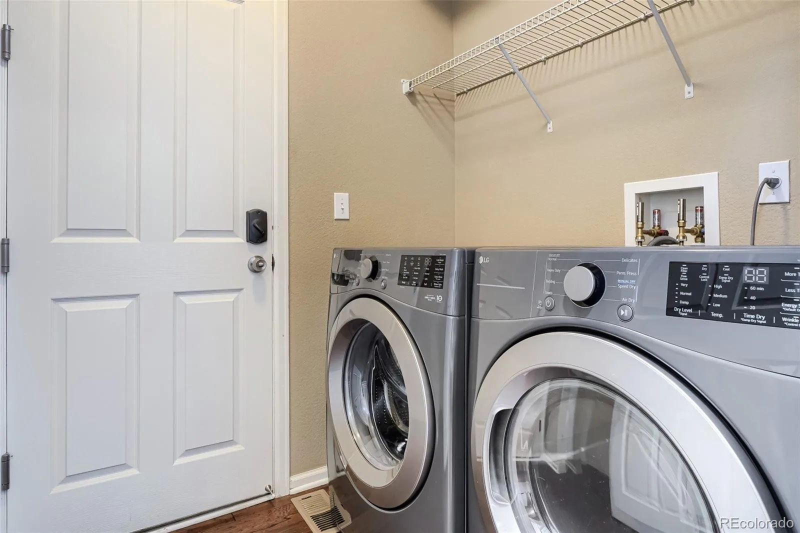 21210 E Bellewood Drive Aurora CO 80015 MLS #REC3720711 06172026192655 1600 30