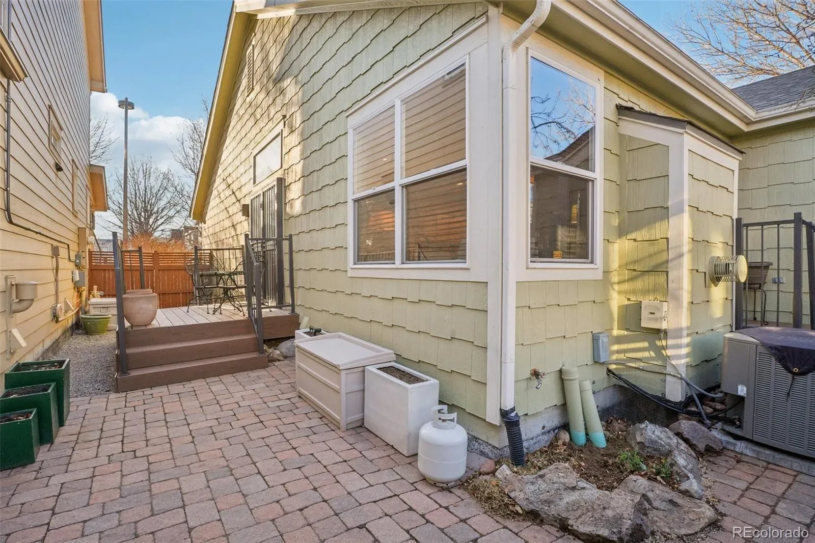 03062026230343 1600 40