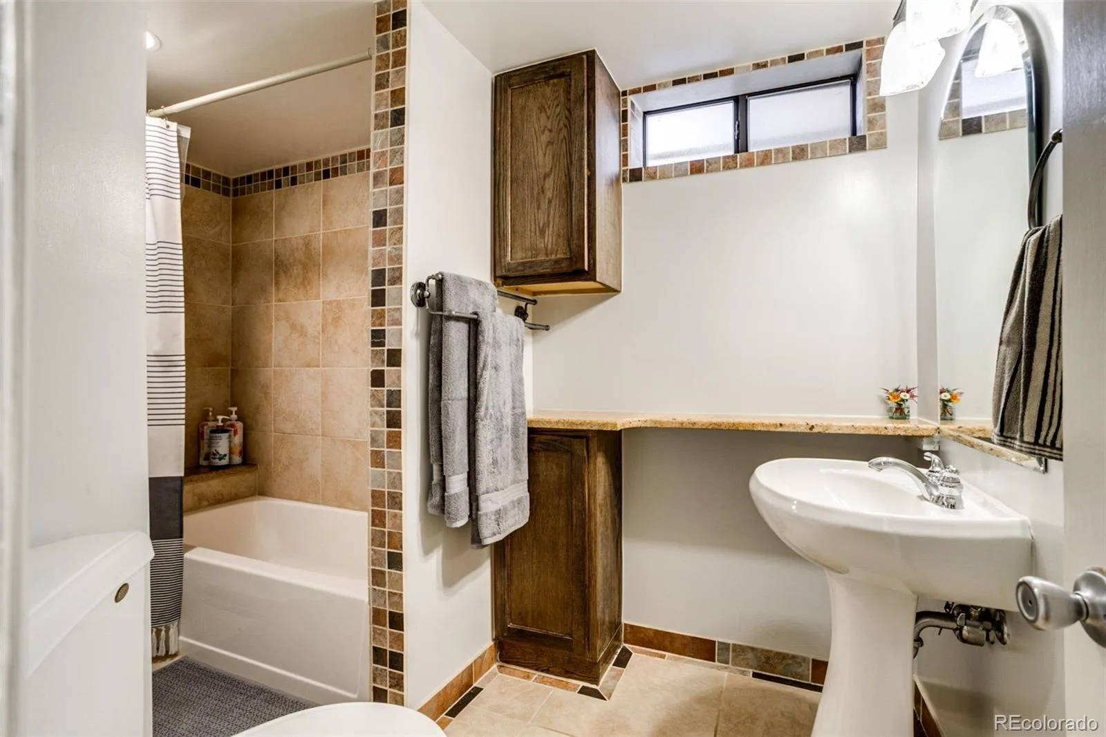 1010 E Dartmouth Avenue Englewood CO 80113 | MLS #REC3722105 09022026202909 1600 28
