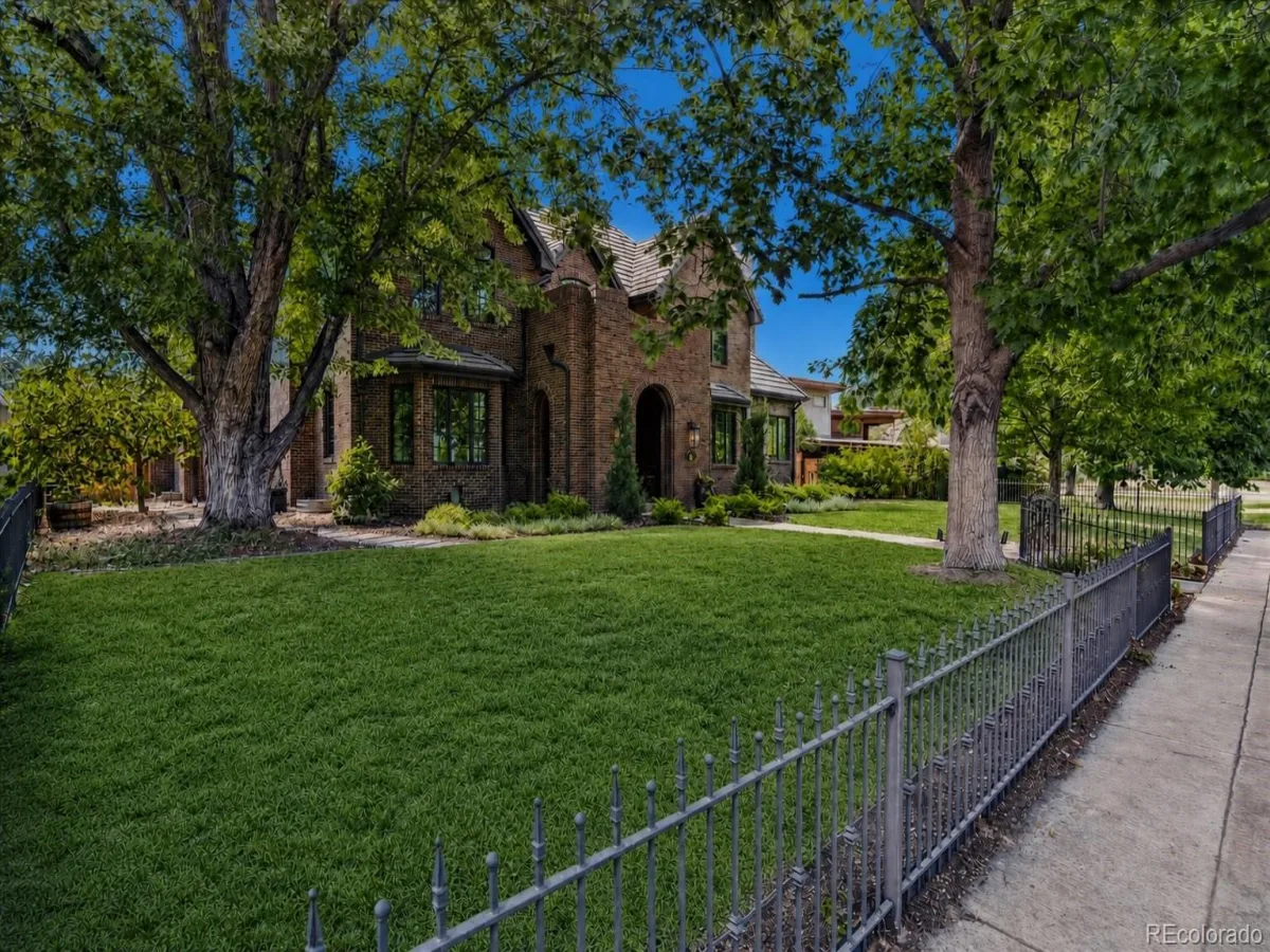 211 S Cherry Street Denver CO 80246 | MLS #REC3726399 08202026194941 1200 39