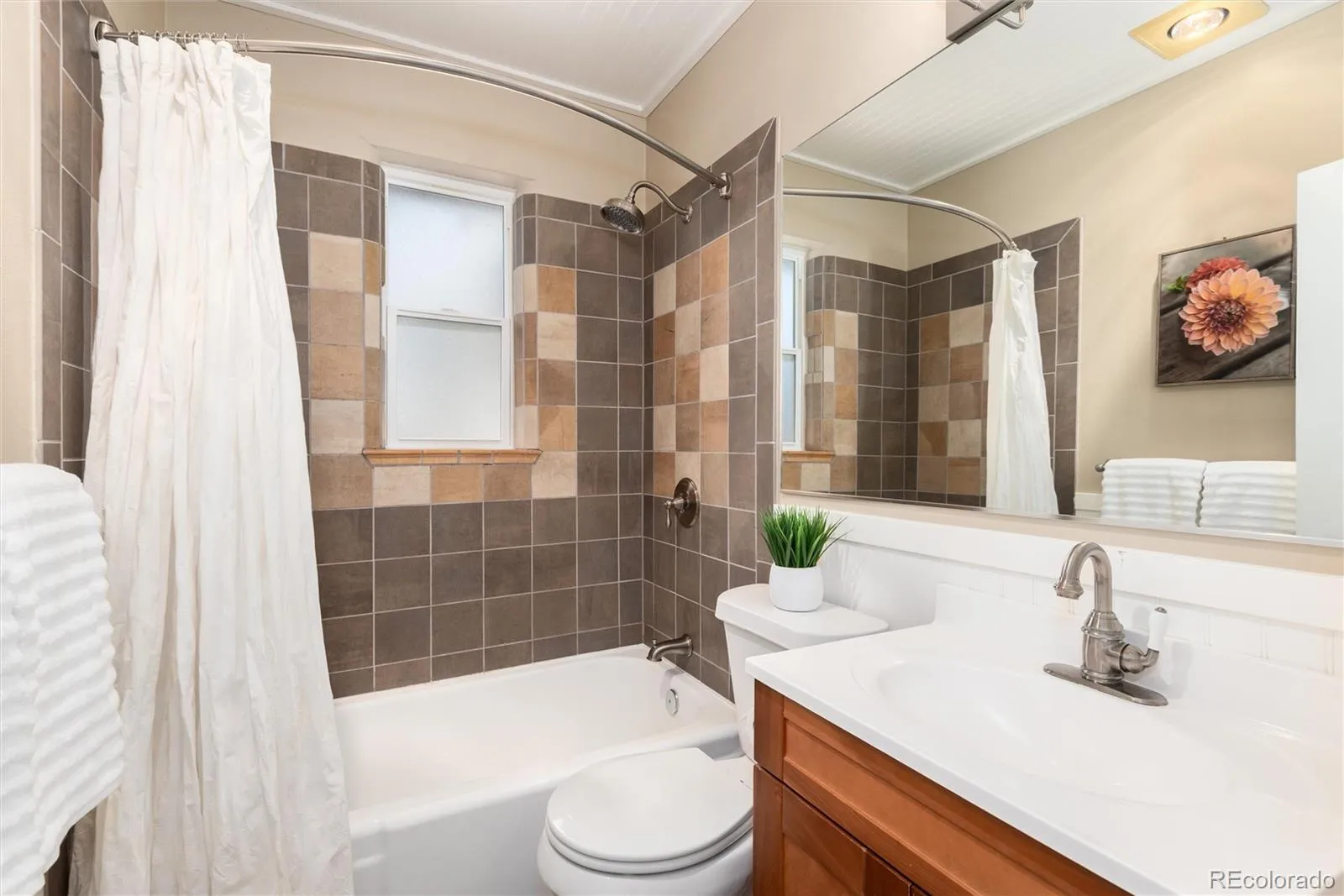 04012026150936 1600 32