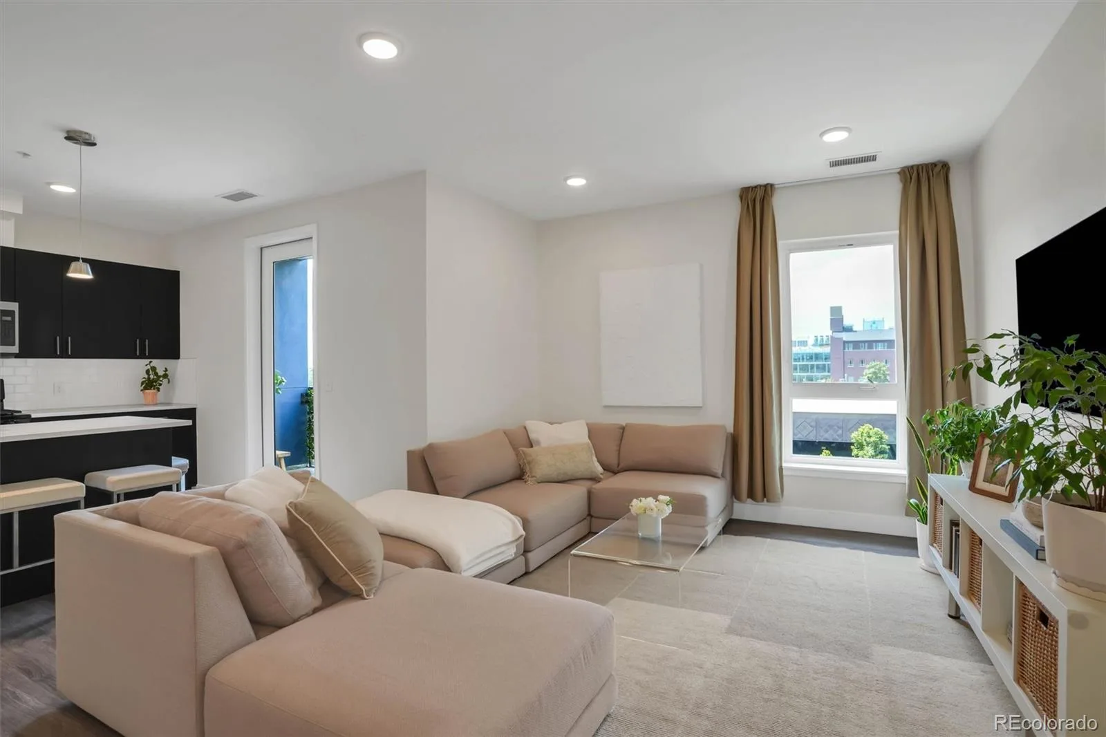 2374 S University Boulevard #301 Denver CO 80210 | MLS #REC3729845 08202026194915 1600 4