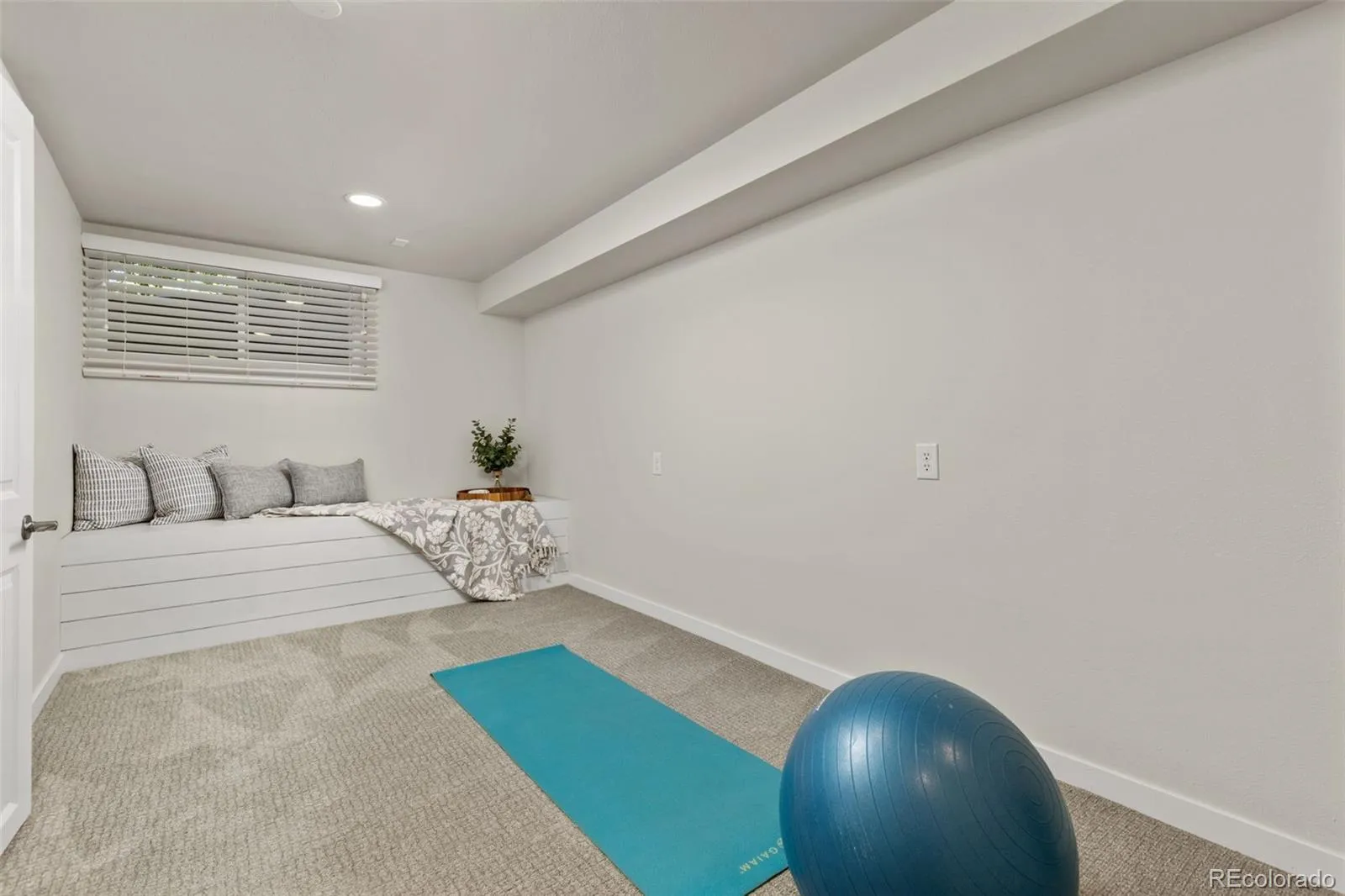 2897 Robb Circle Lakewood CO 80215 MLS #REC3730789 05212026185102 1600 25