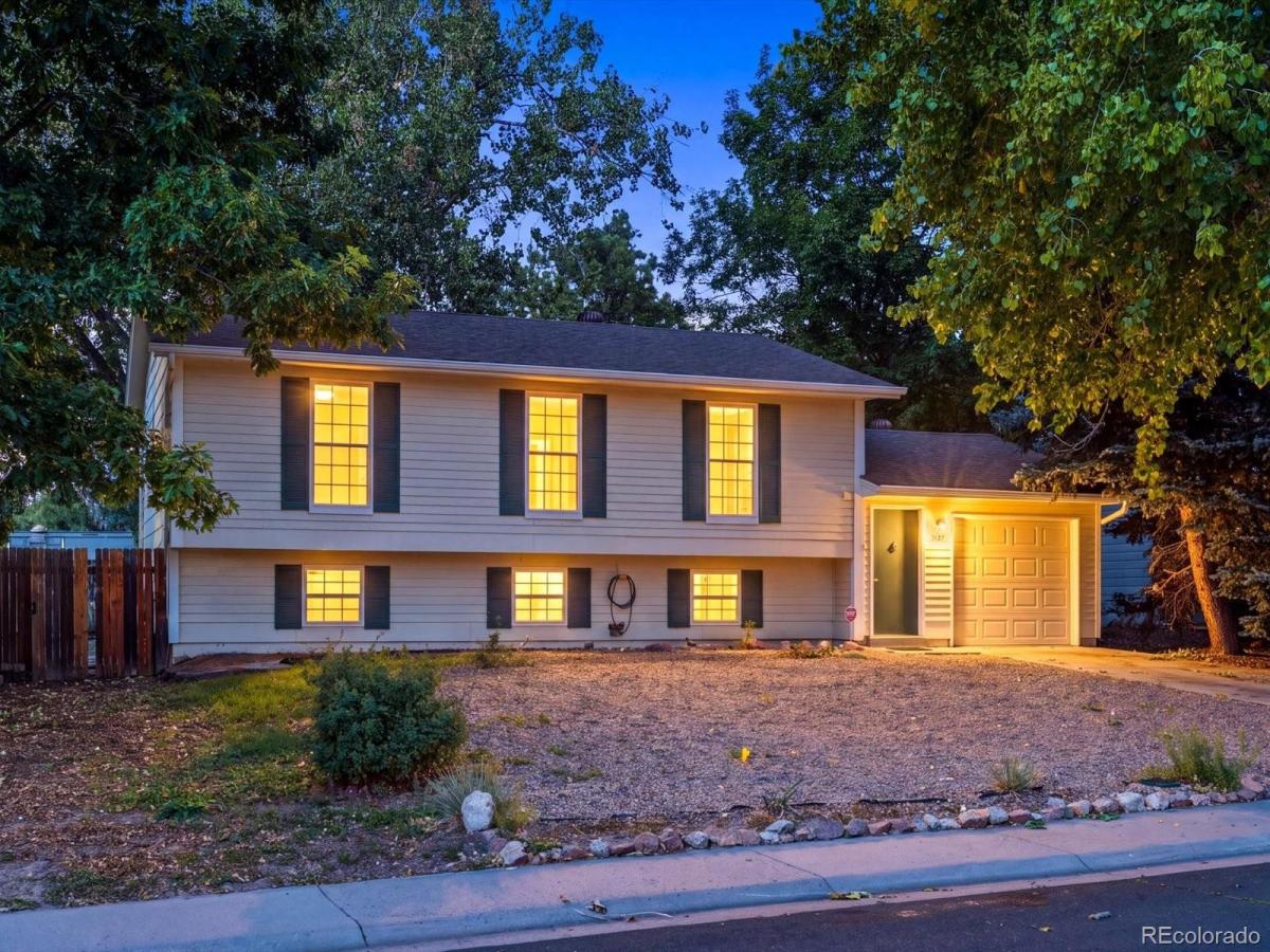 2127 S Ivory Street Aurora CO 80013 | MLS #REC3731287 MLS #REC3731287 image #0
