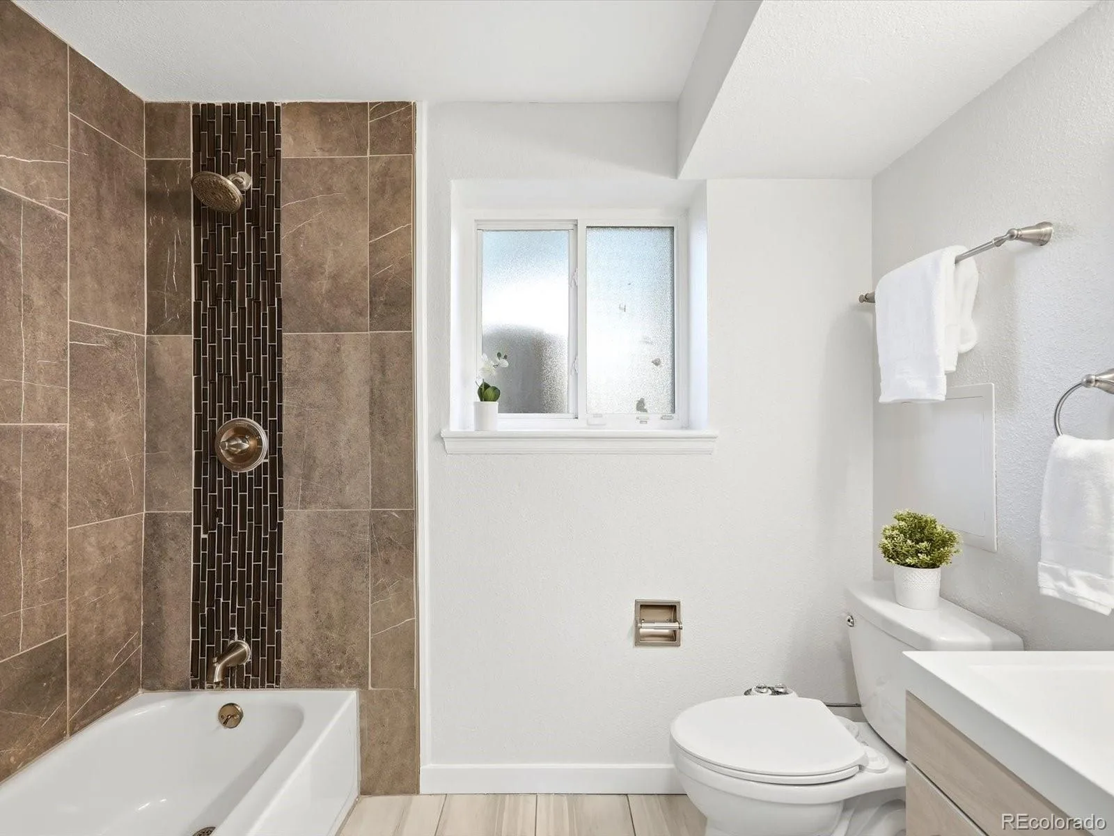 2127 S Ivory Street Aurora CO 80013 | MLS #REC3731287 09232026082310 1600 18