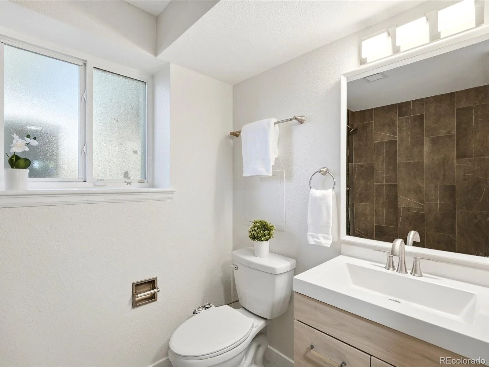 2127 S Ivory Street Aurora CO 80013 | MLS #REC3731287 09232026082310 1600 19