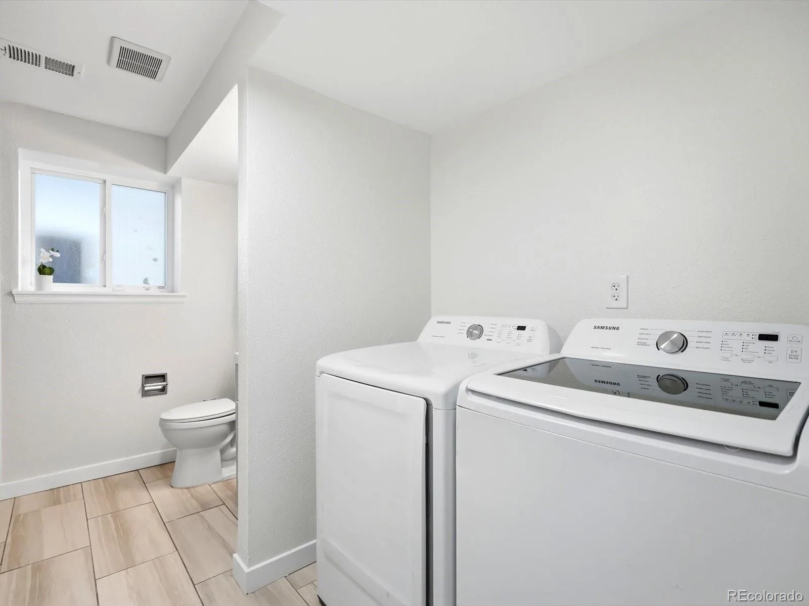 2127 S Ivory Street Aurora CO 80013 | MLS #REC3731287 09232026082310 1600 20