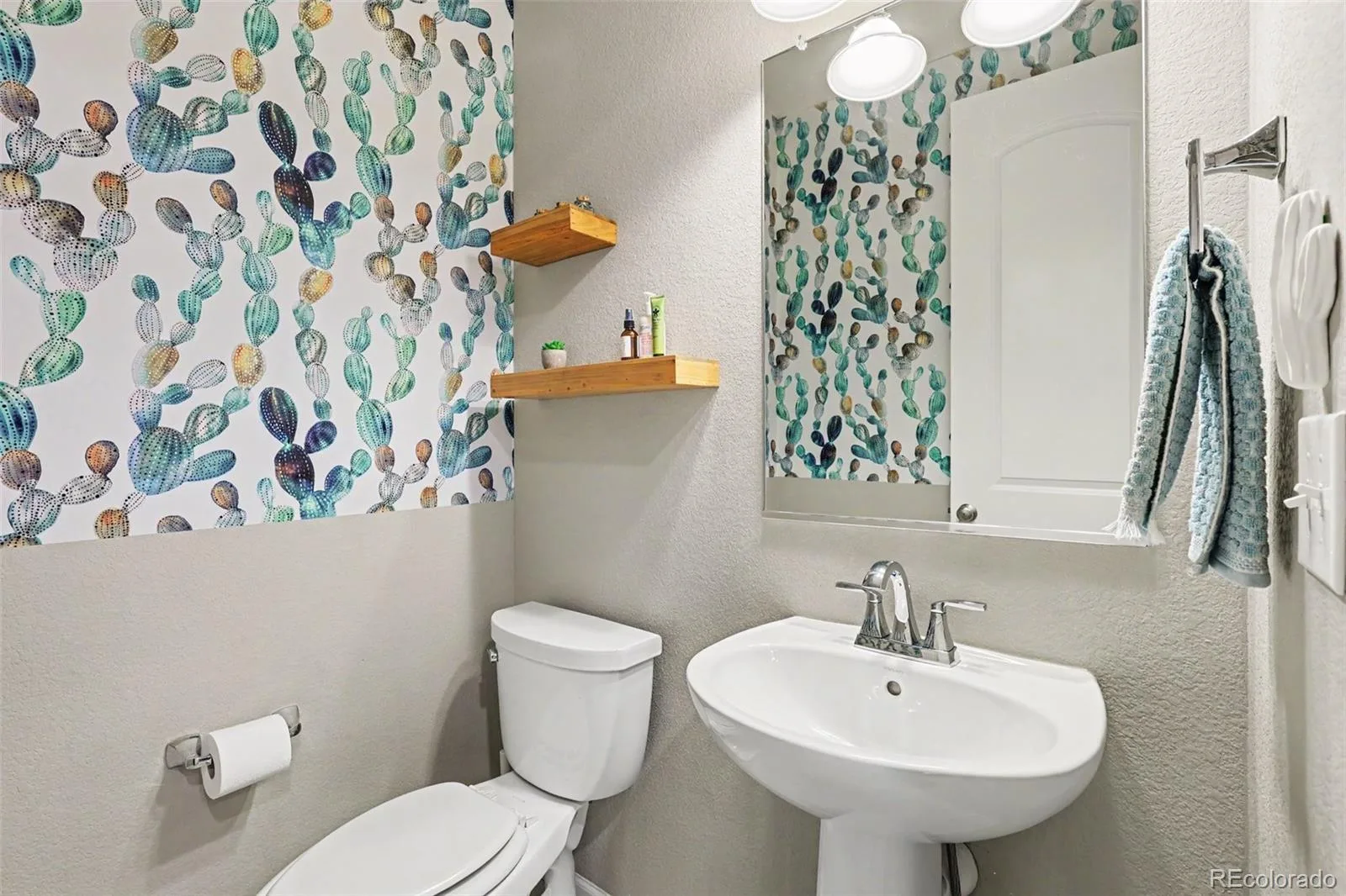 10719 E 25th Drive Aurora CO 80010 | MLS #REC3736453 10162026223229 1600 10