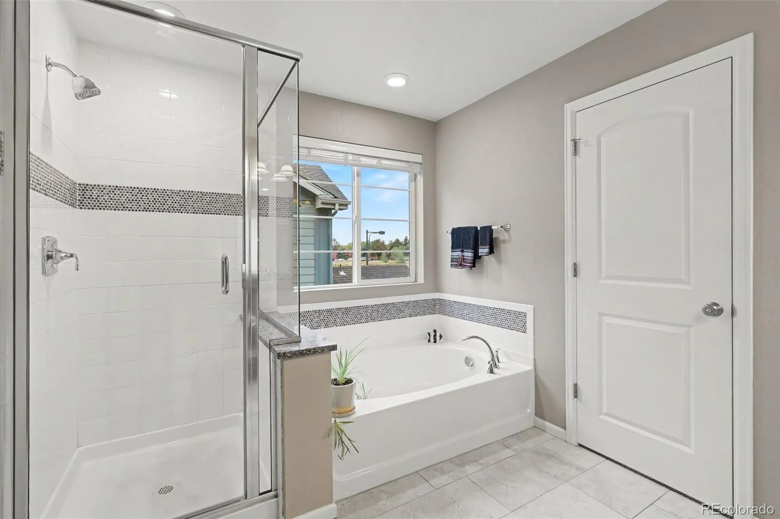 10719 E 25th Drive Aurora CO 80010 | MLS #REC3736453 10162026223229 1600 13