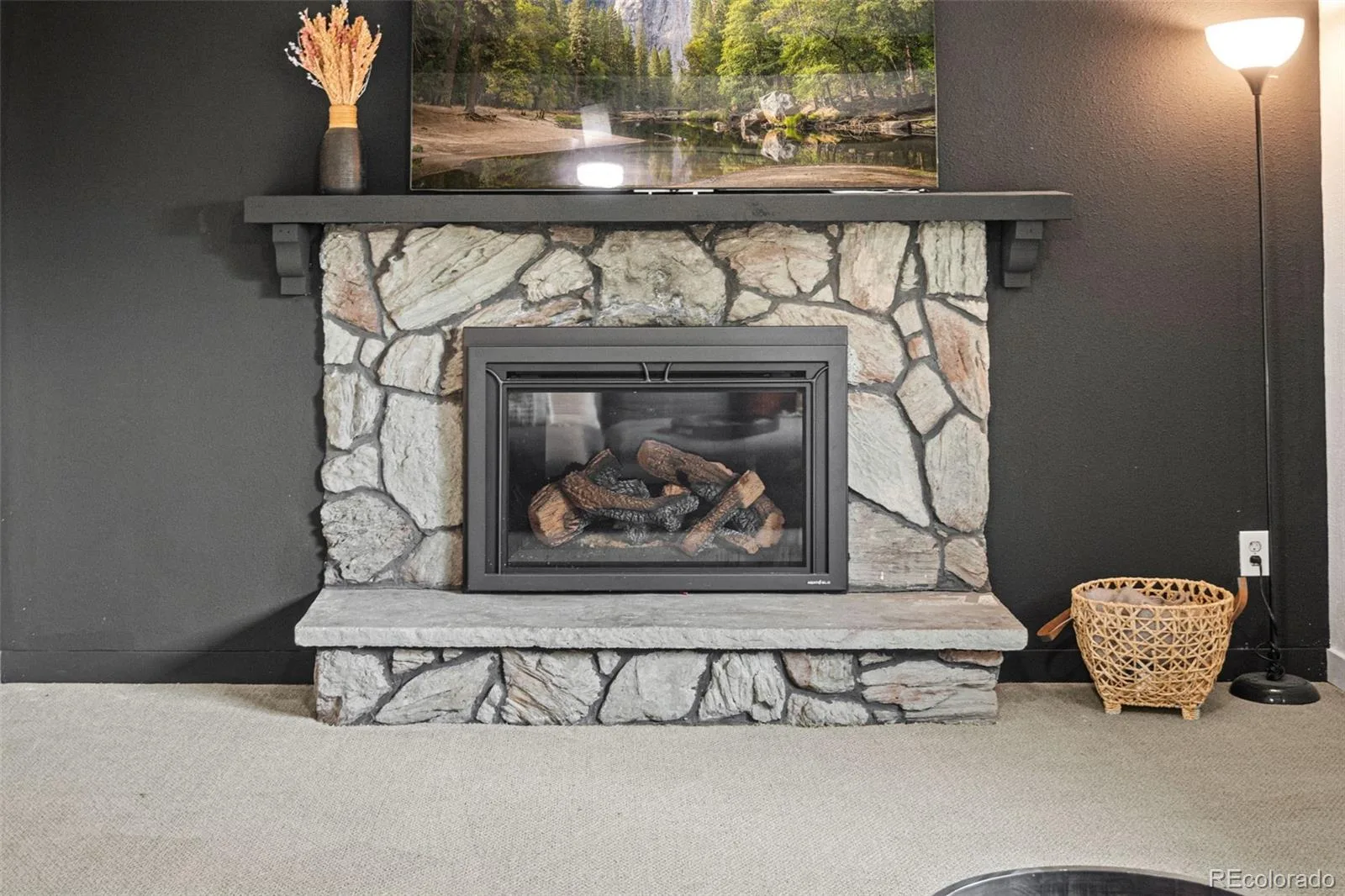 8257 Yarrow Court Arvada CO 80005 | MLS #REC3740582 07302026140842 1600 23