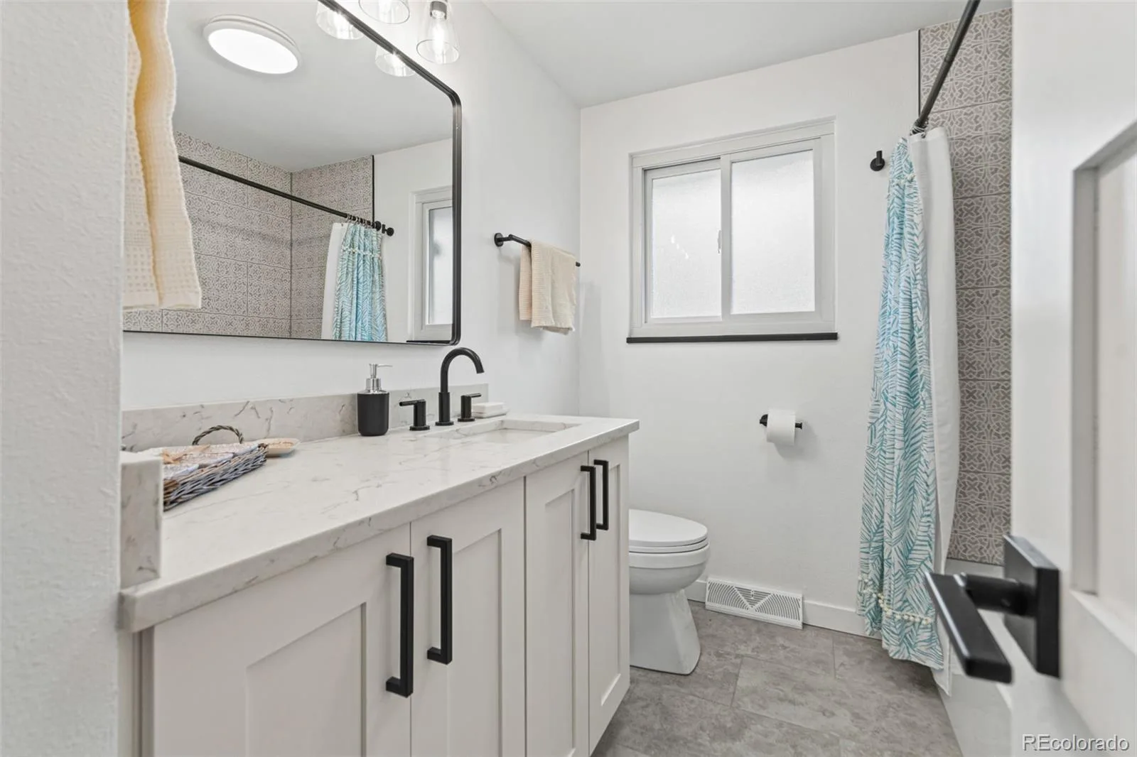 8257 Yarrow Court Arvada CO 80005 | MLS #REC3740582 07302026140842 1600 33