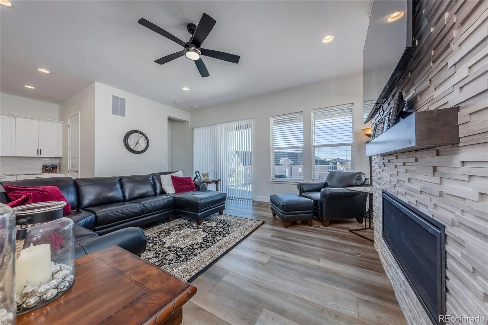 7169 Canyon Sky Trail Castle Pines CO 80108 MLS #REC3741167 04182026022348 1600 22