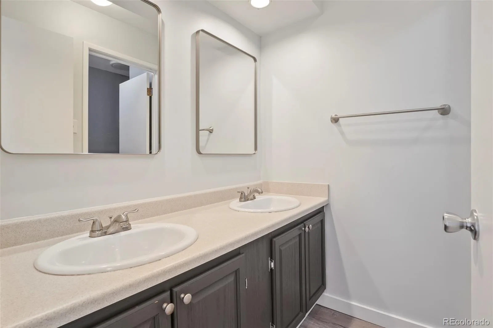 1681 S Arbutus Place Lakewood CO 80228 | MLS #REC3741602 08292026013623 1600 25