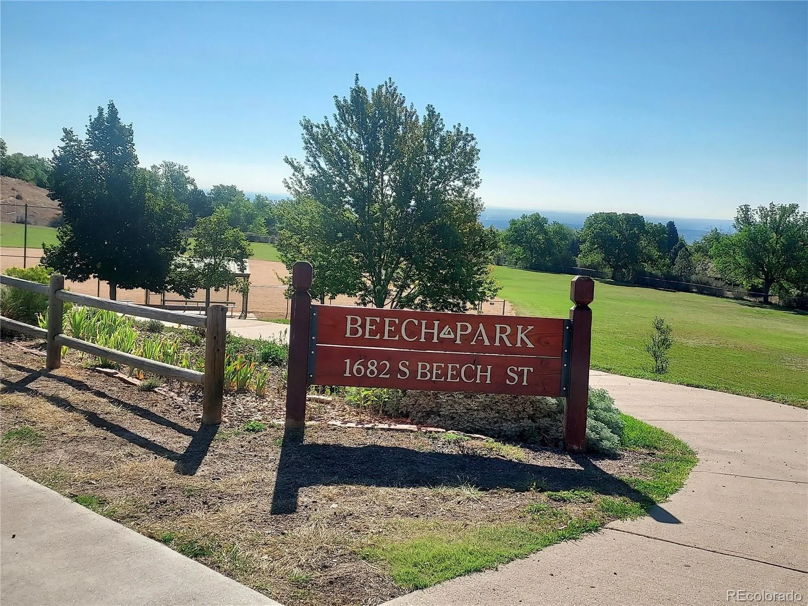 1681 S Arbutus Place Lakewood CO 80228 | MLS #REC3741602 08292026013623 1600 7