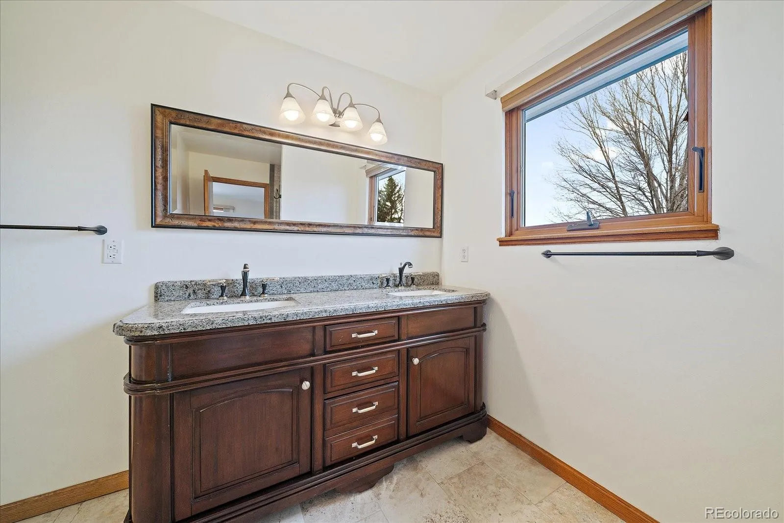 04082026190628 1600 18