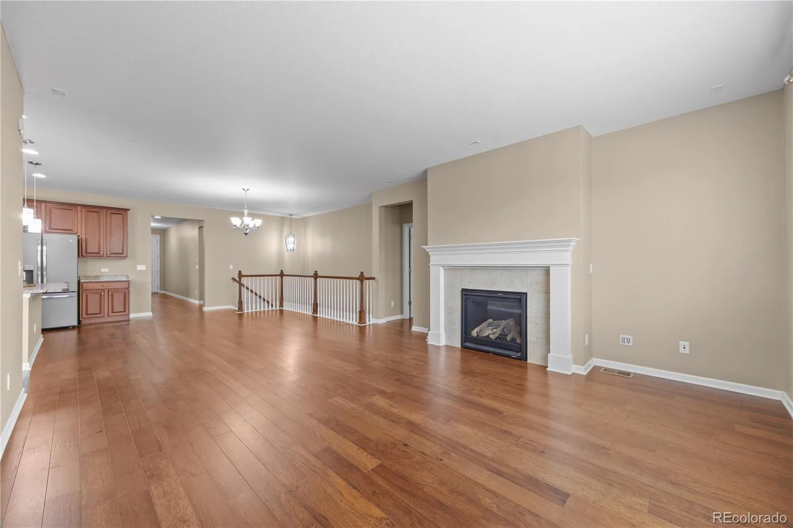 4961 S Versailles Circle Aurora CO 80015 | MLS #REC3745826 08142026234021 1600 1