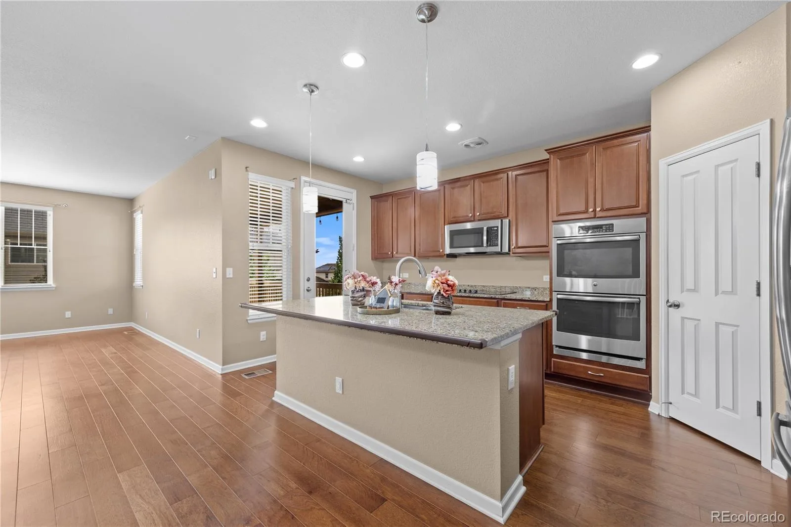 4961 S Versailles Circle Aurora CO 80015 | MLS #REC3745826 08142026234021 1600 11