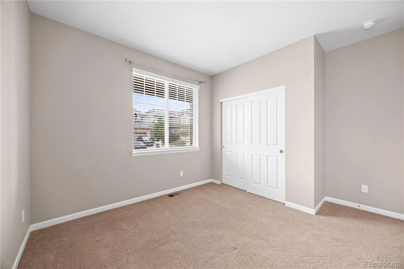 4961 S Versailles Circle Aurora CO 80015 | MLS #REC3745826 08142026234021 1600 16