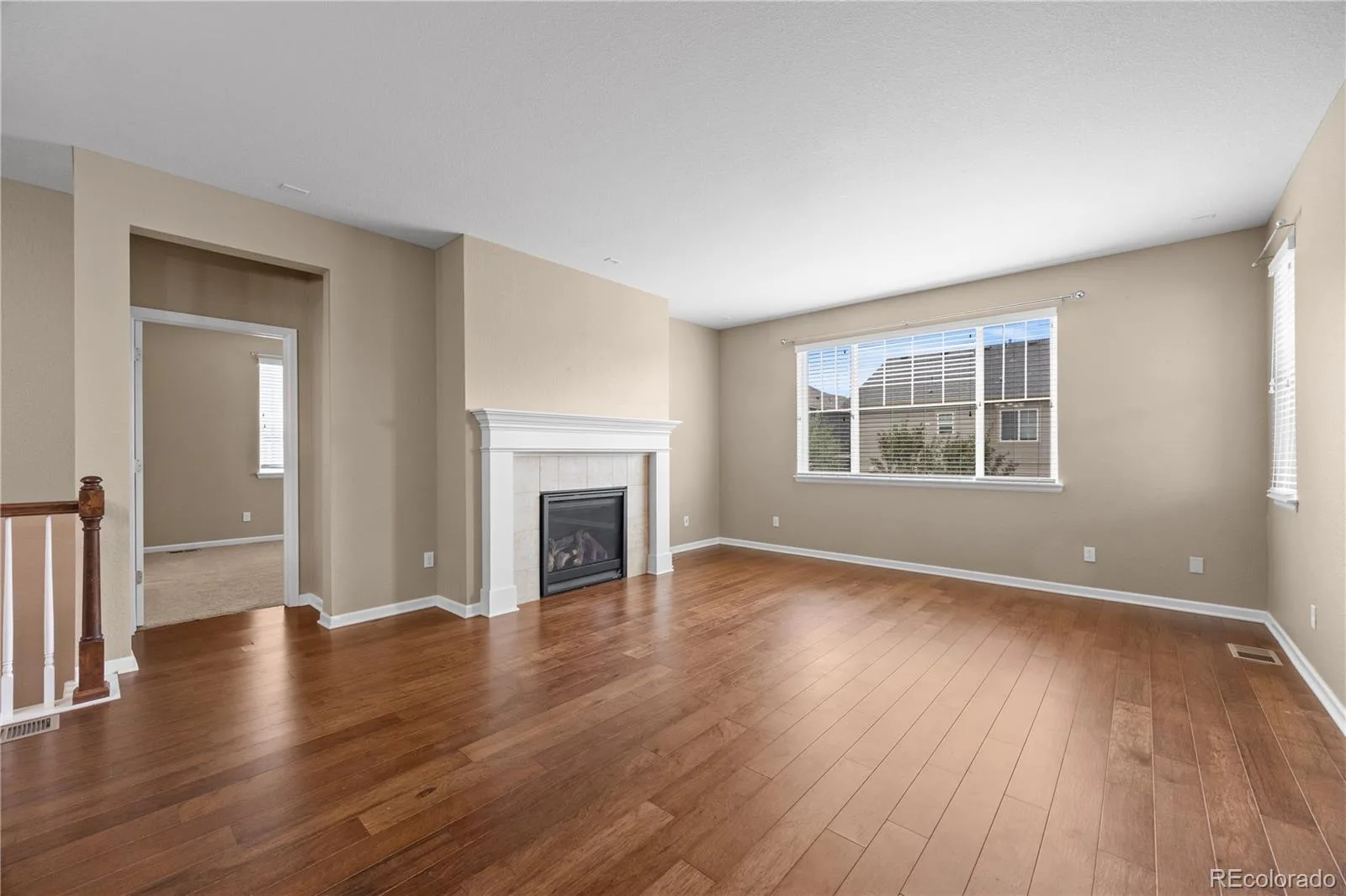 4961 S Versailles Circle Aurora CO 80015 | MLS #REC3745826 08142026234021 1600 2