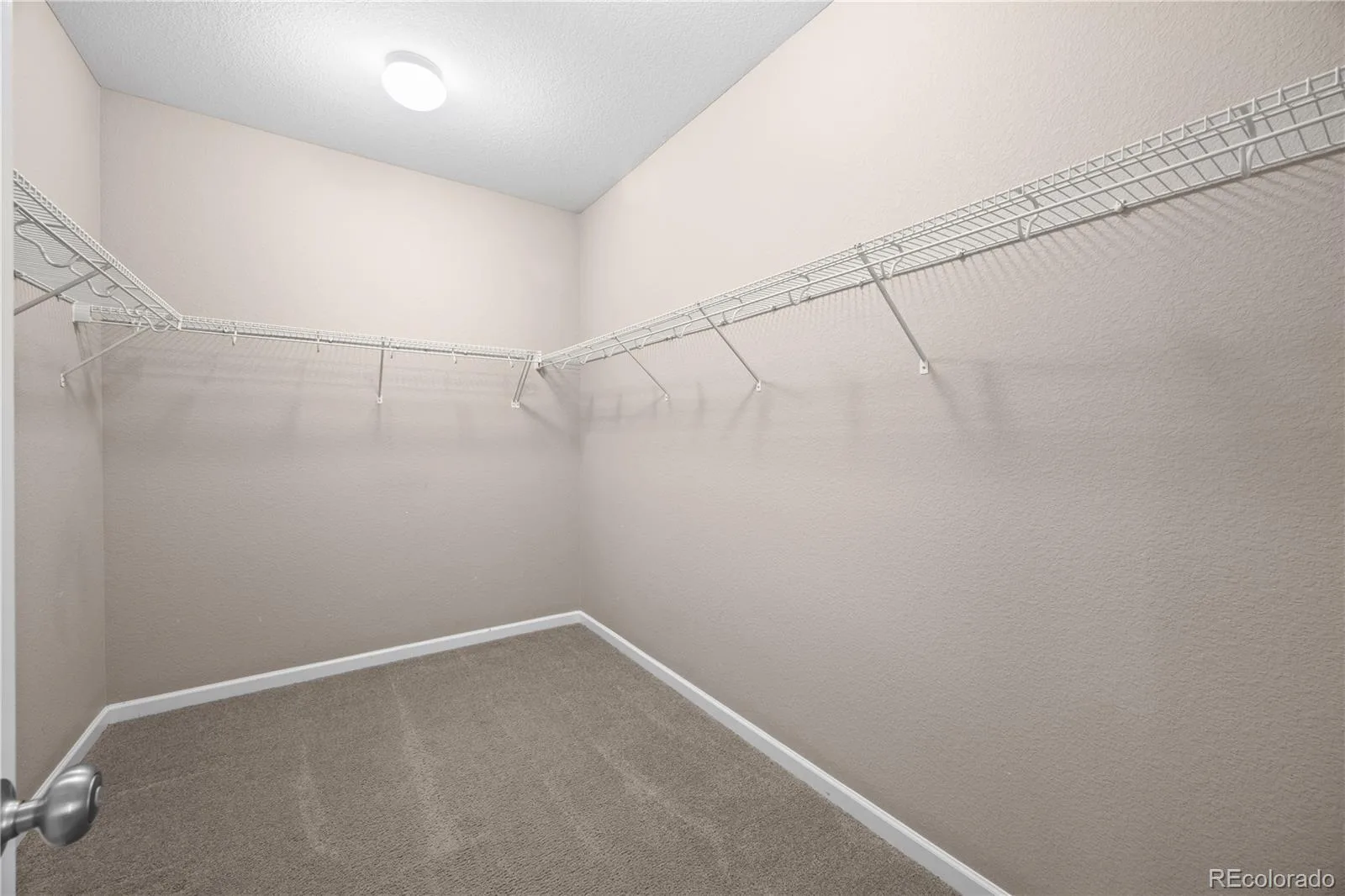 4961 S Versailles Circle Aurora CO 80015 | MLS #REC3745826 08142026234021 1600 28