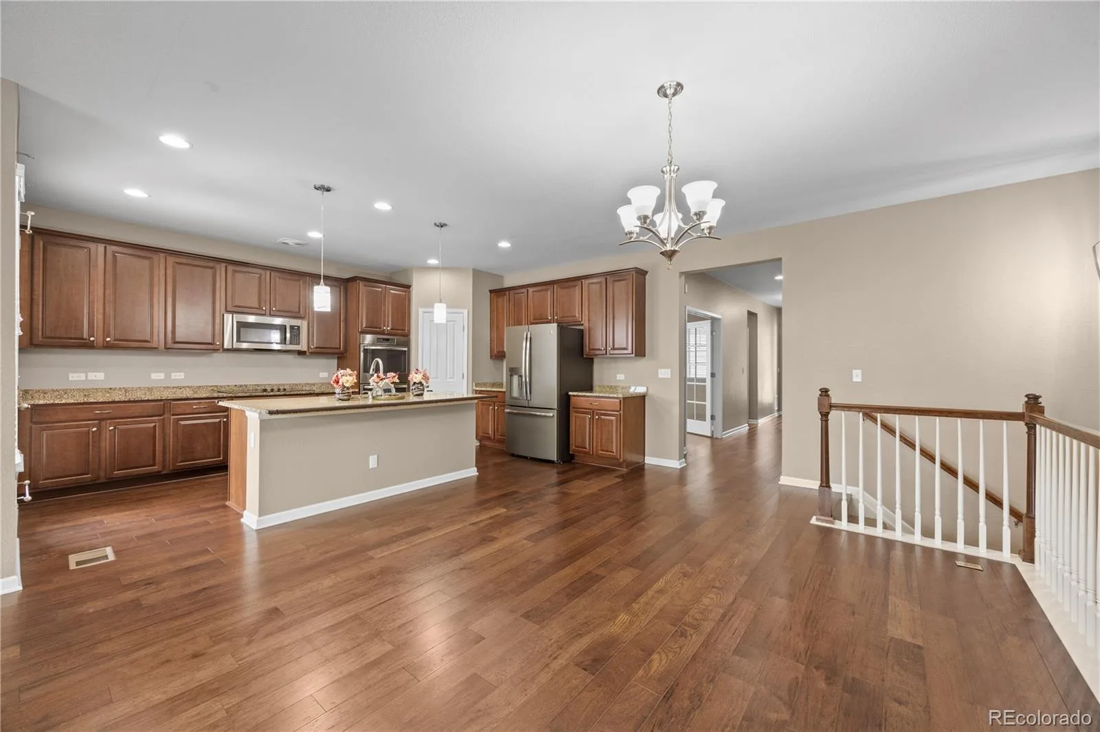 4961 S Versailles Circle Aurora CO 80015 | MLS #REC3745826 08142026234021 1600 3
