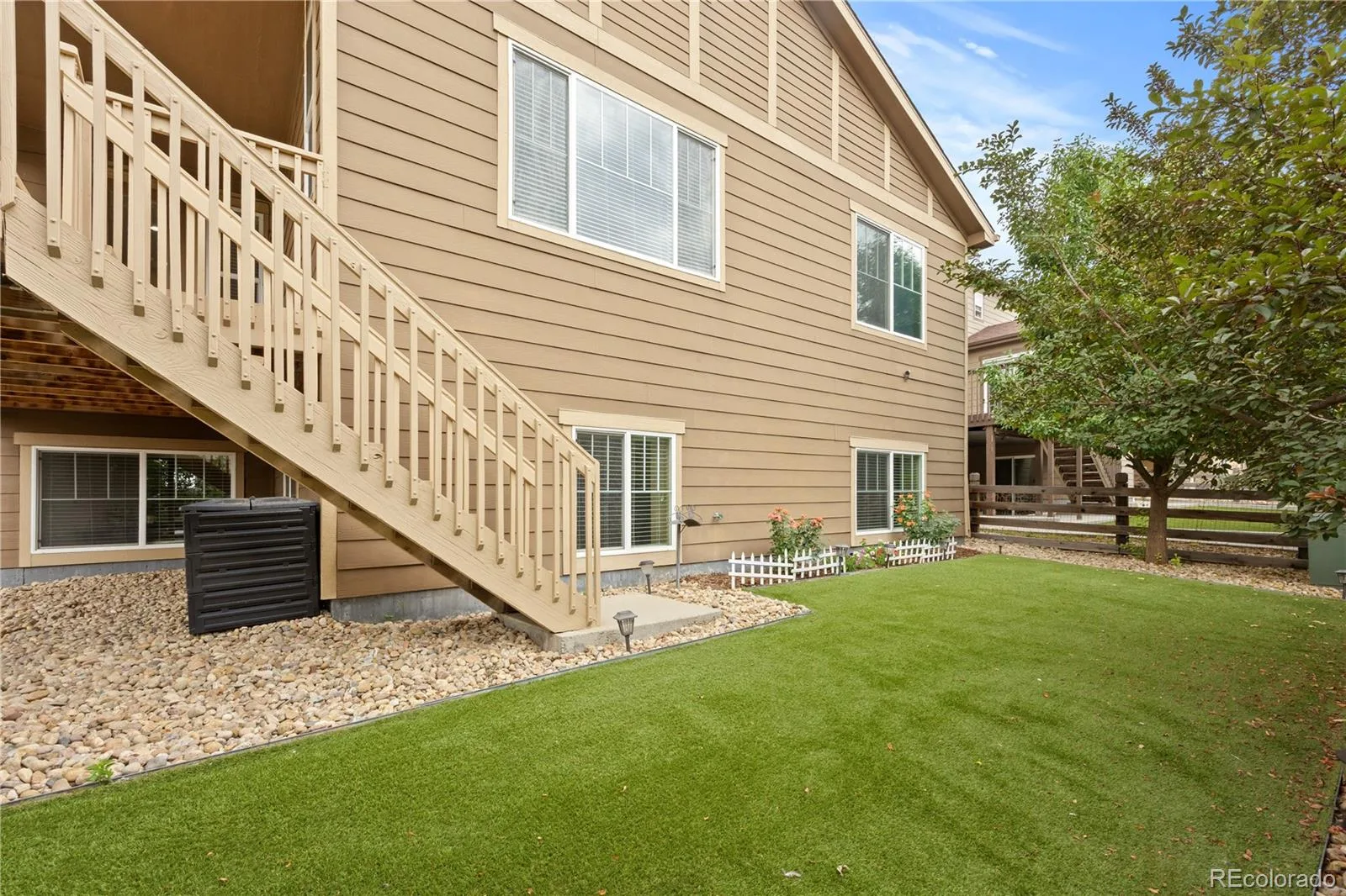 4961 S Versailles Circle Aurora CO 80015 | MLS #REC3745826 08142026234021 1600 33