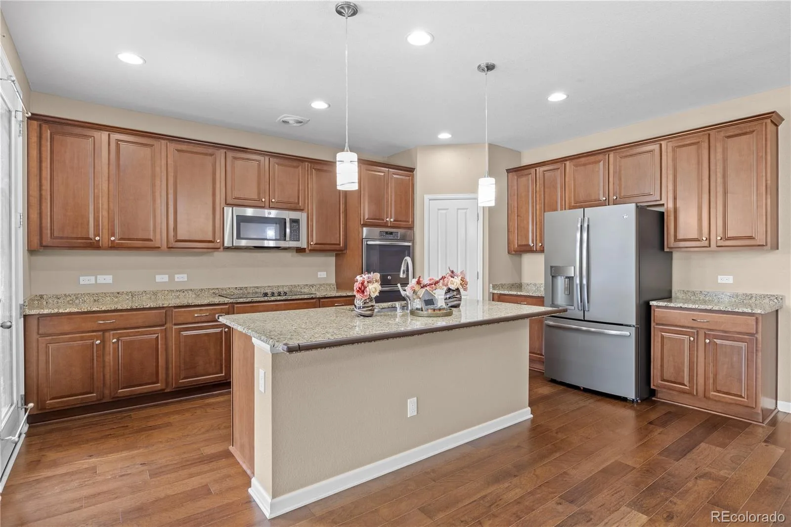 4961 S Versailles Circle Aurora CO 80015 | MLS #REC3745826 08142026234021 1600 4