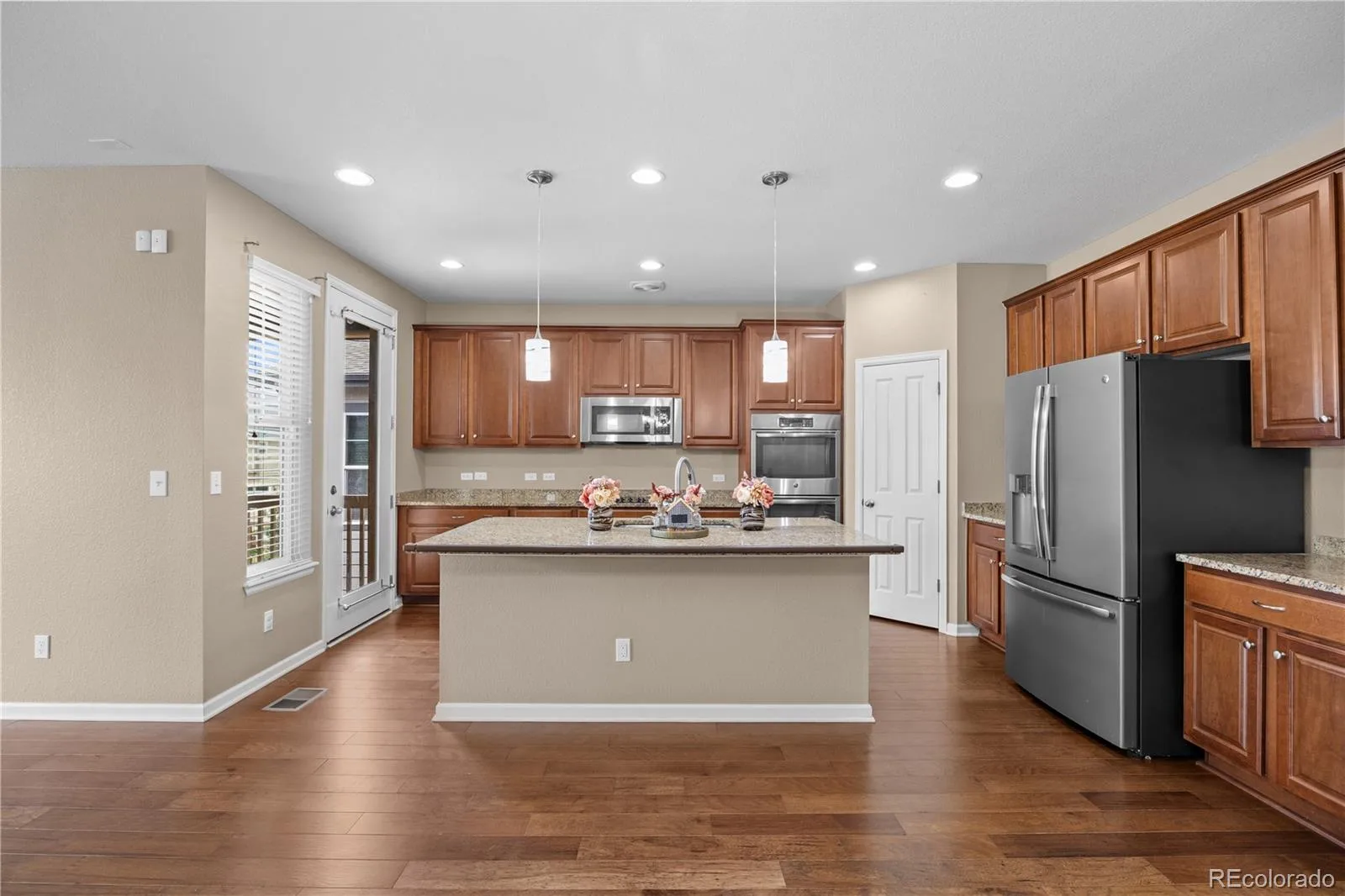 4961 S Versailles Circle Aurora CO 80015 | MLS #REC3745826 08142026234021 1600 5