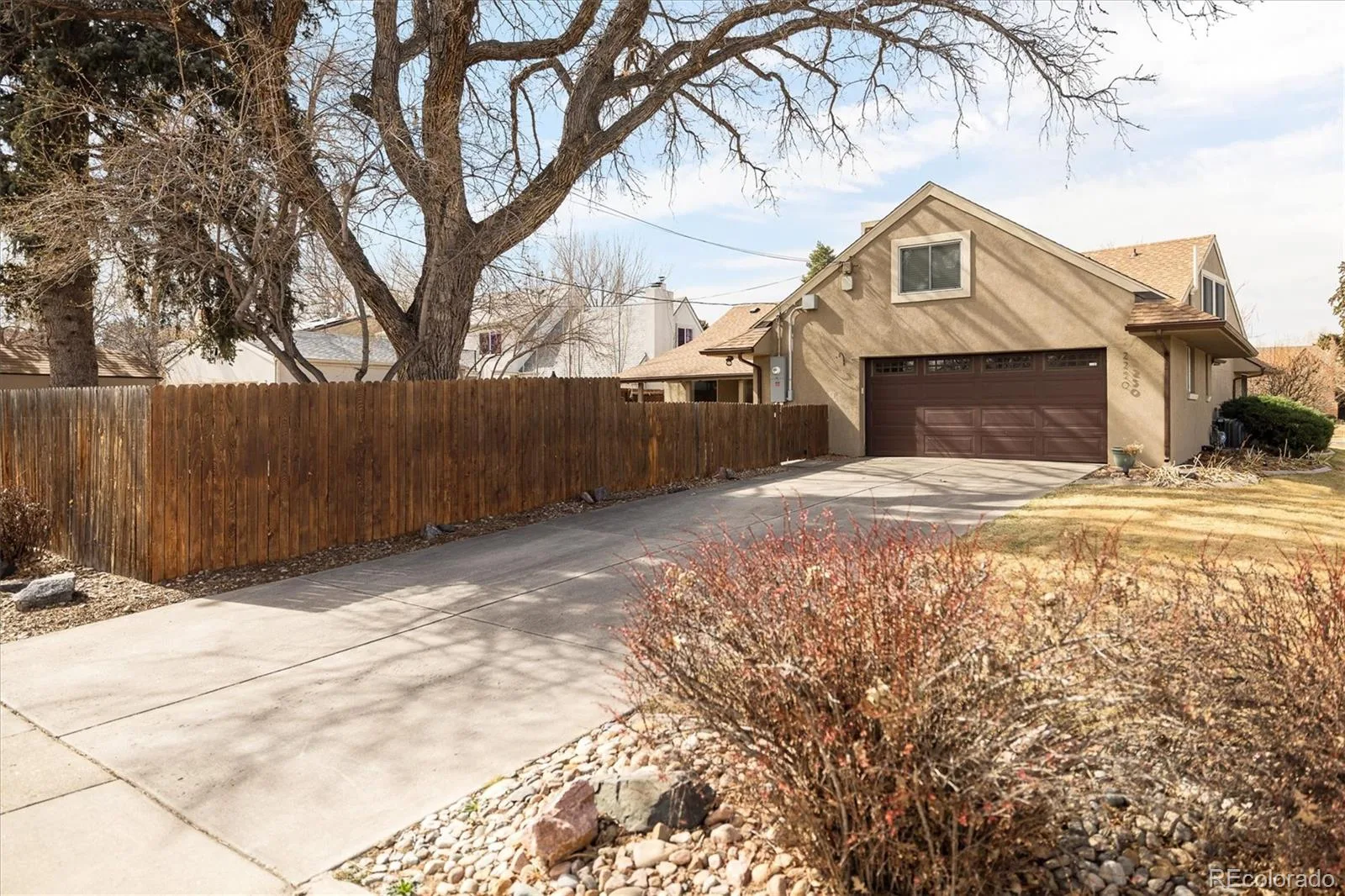 2250 N Monaco Parkway Denver CO 80207 MLS #REC3746108 06092026003335 1600 3