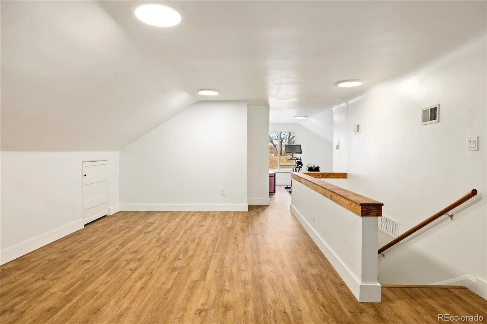 2250 N Monaco Parkway Denver CO 80207 MLS #REC3746108 06092026003335 1600 31