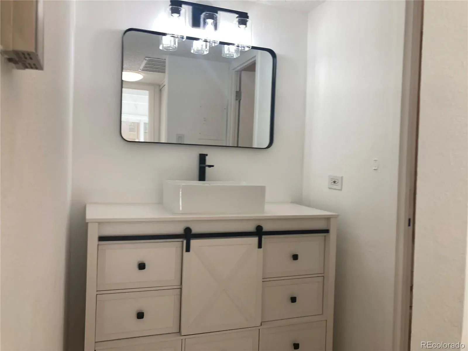 8060 E Girard Avenue #805 Denver CO 80231 MLS #REC3746757 02162026215952 1600 6